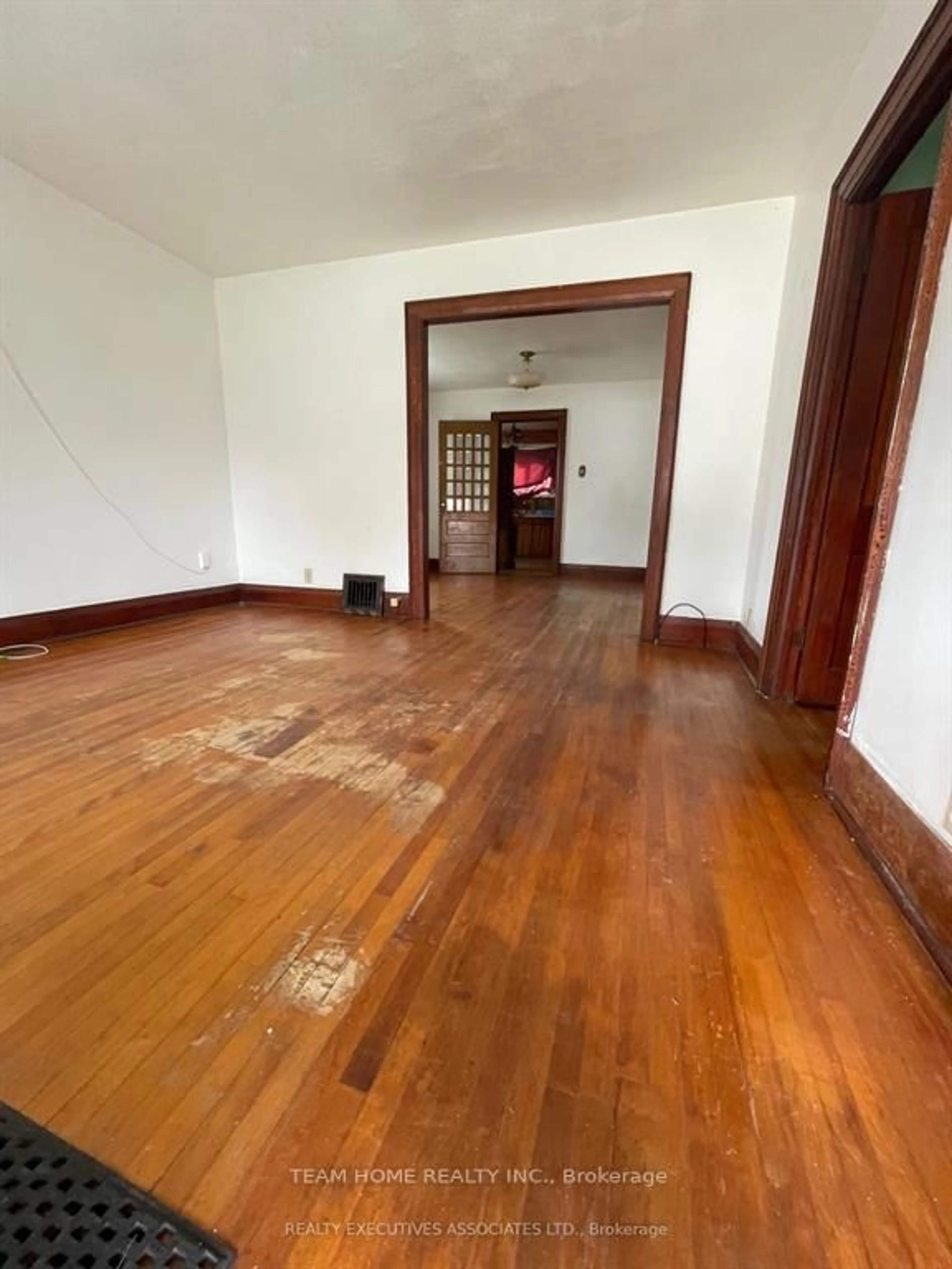 A pic of a room for 350 Oshawa Blvd, Oshawa Ontario L1H 5S4