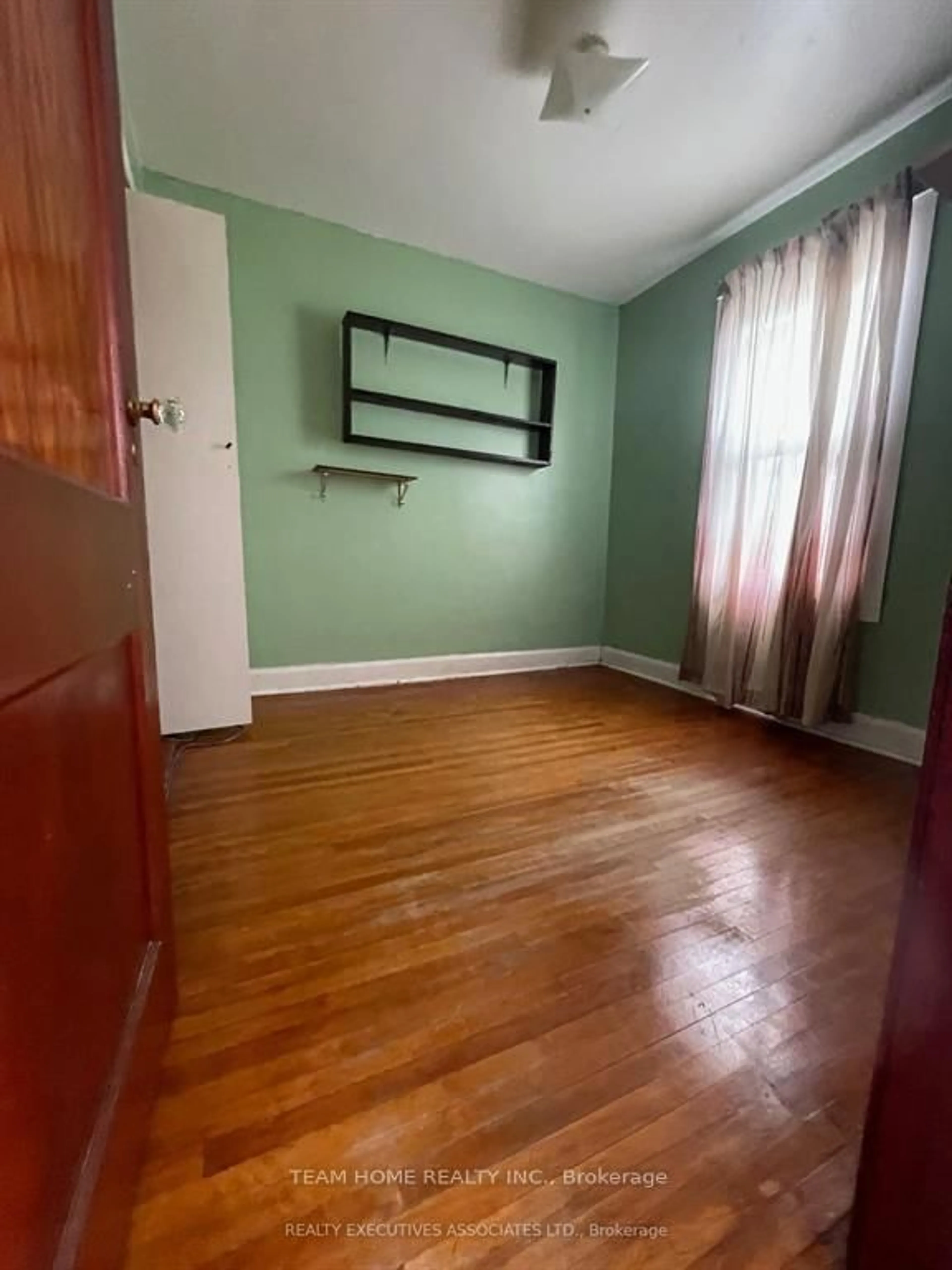 A pic of a room for 350 Oshawa Blvd, Oshawa Ontario L1H 5S4