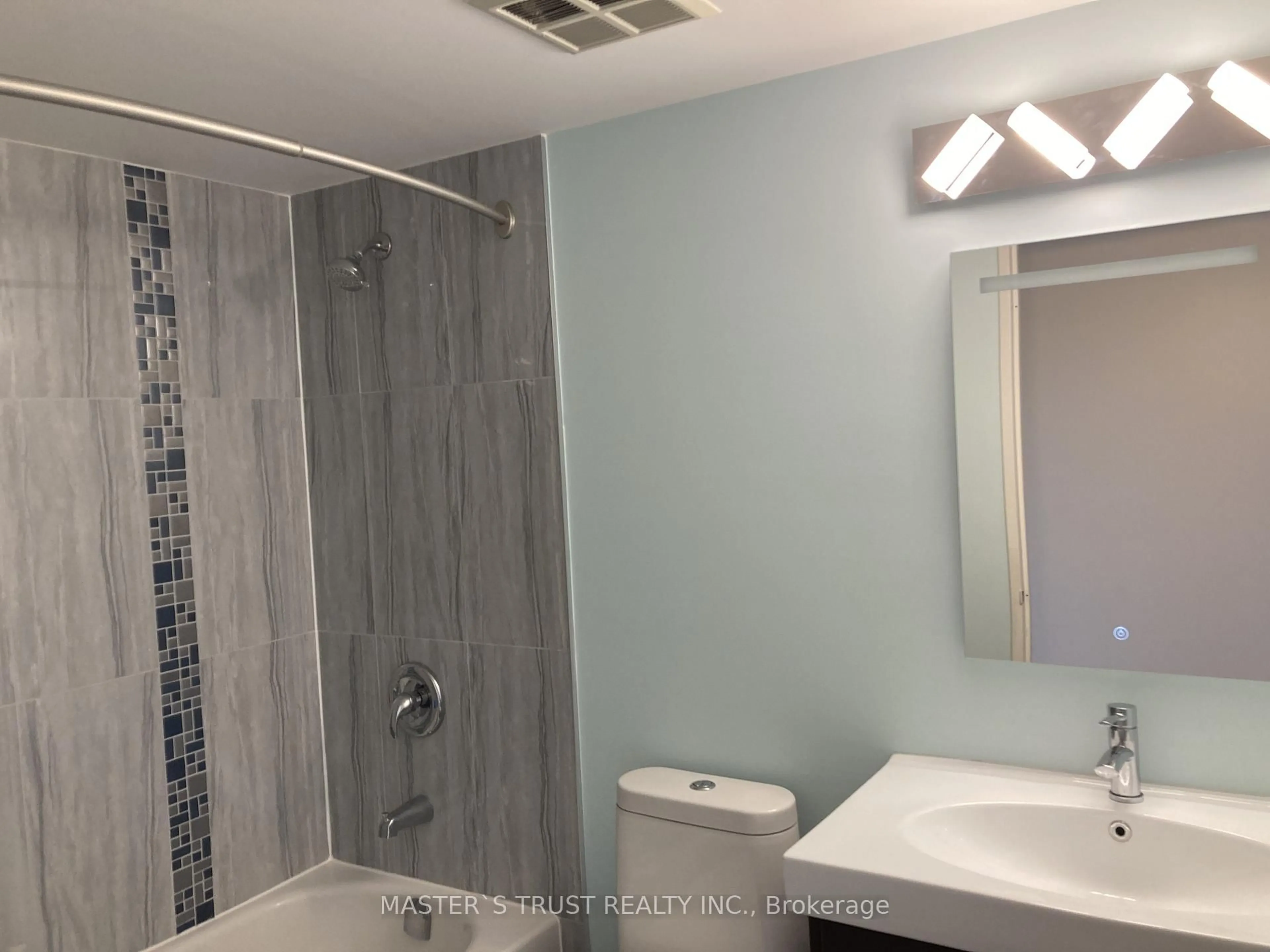 Standard bathroom, ceramic/tile floor for 410 Mclevin Ave #803, Toronto Ontario M1B 5J5