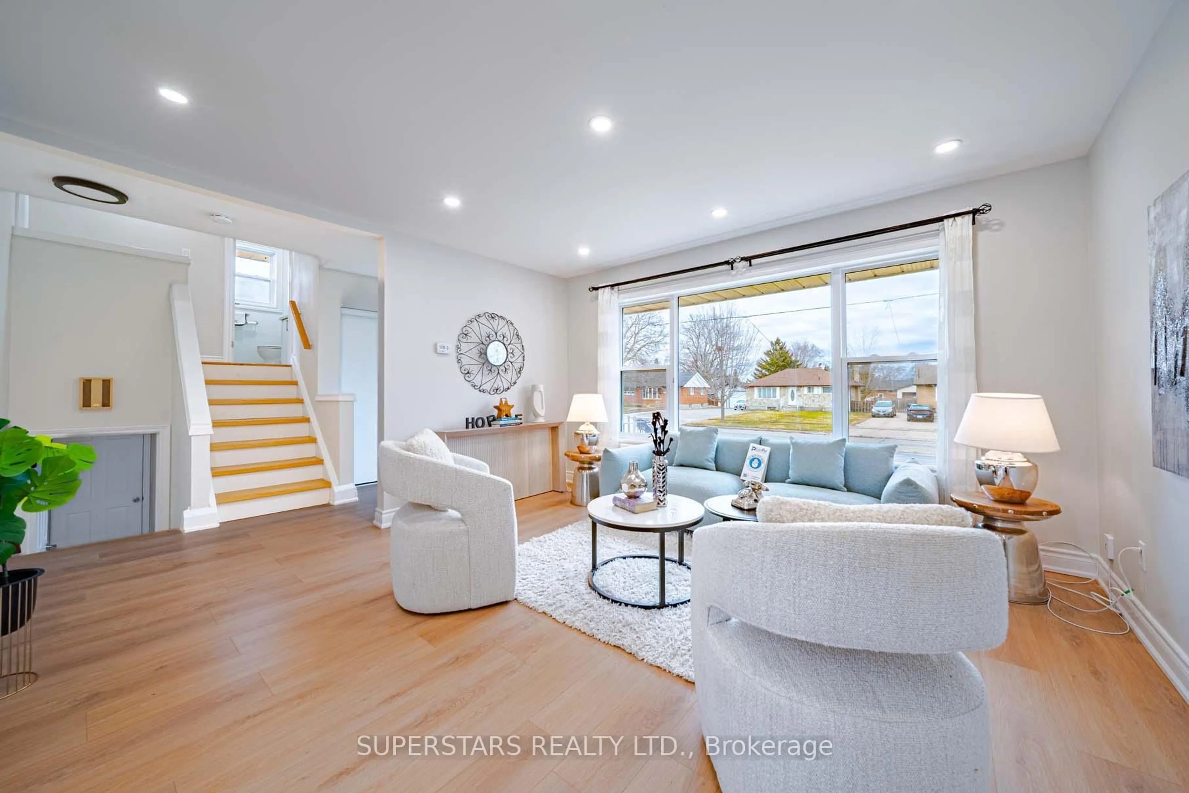 Living room with furniture, unknown for 474 Fernhill Blvd, Oshawa Ontario L1J 5J7