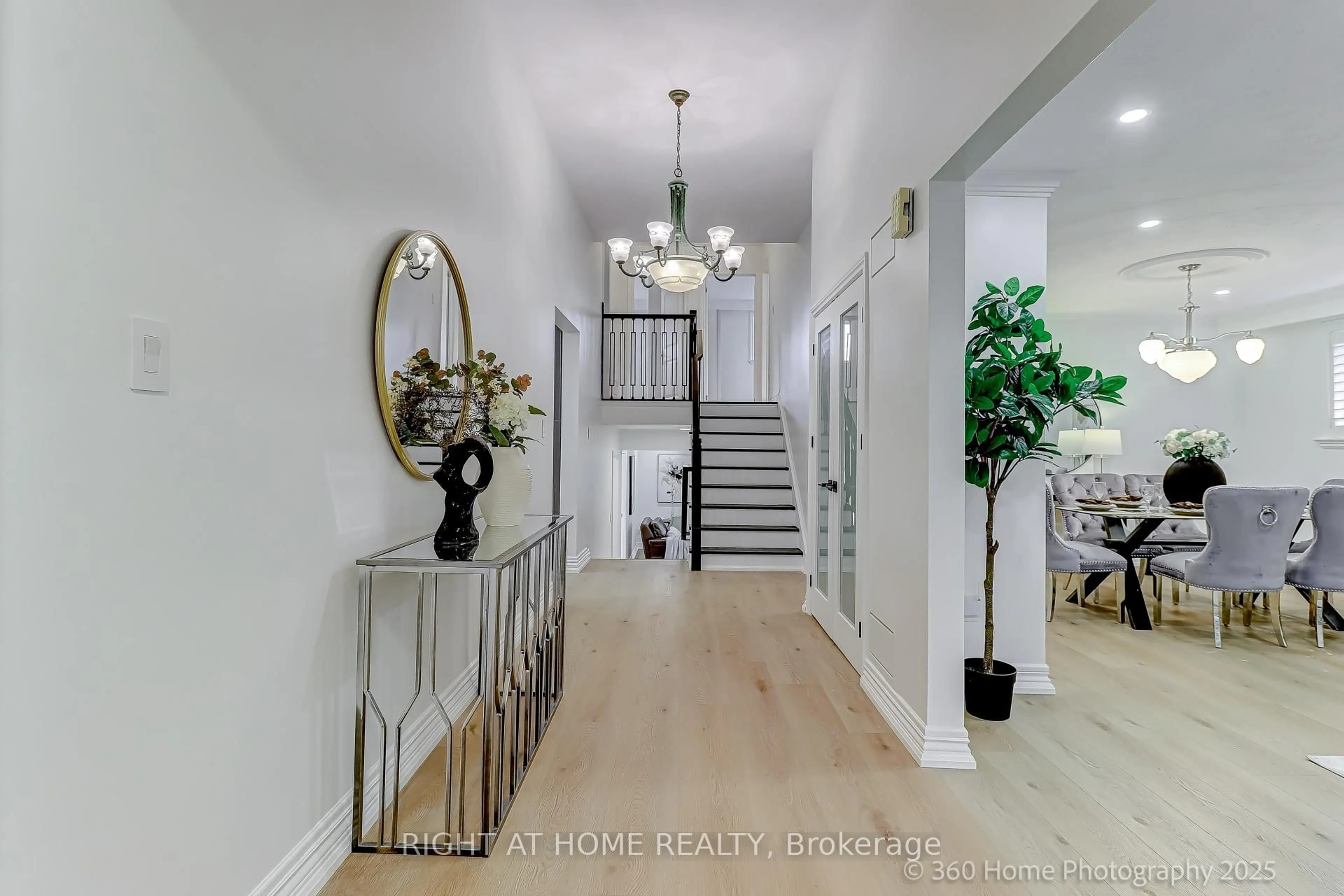 Indoor entryway for 44 Beamsville Dr, Toronto Ontario M1T 3S2