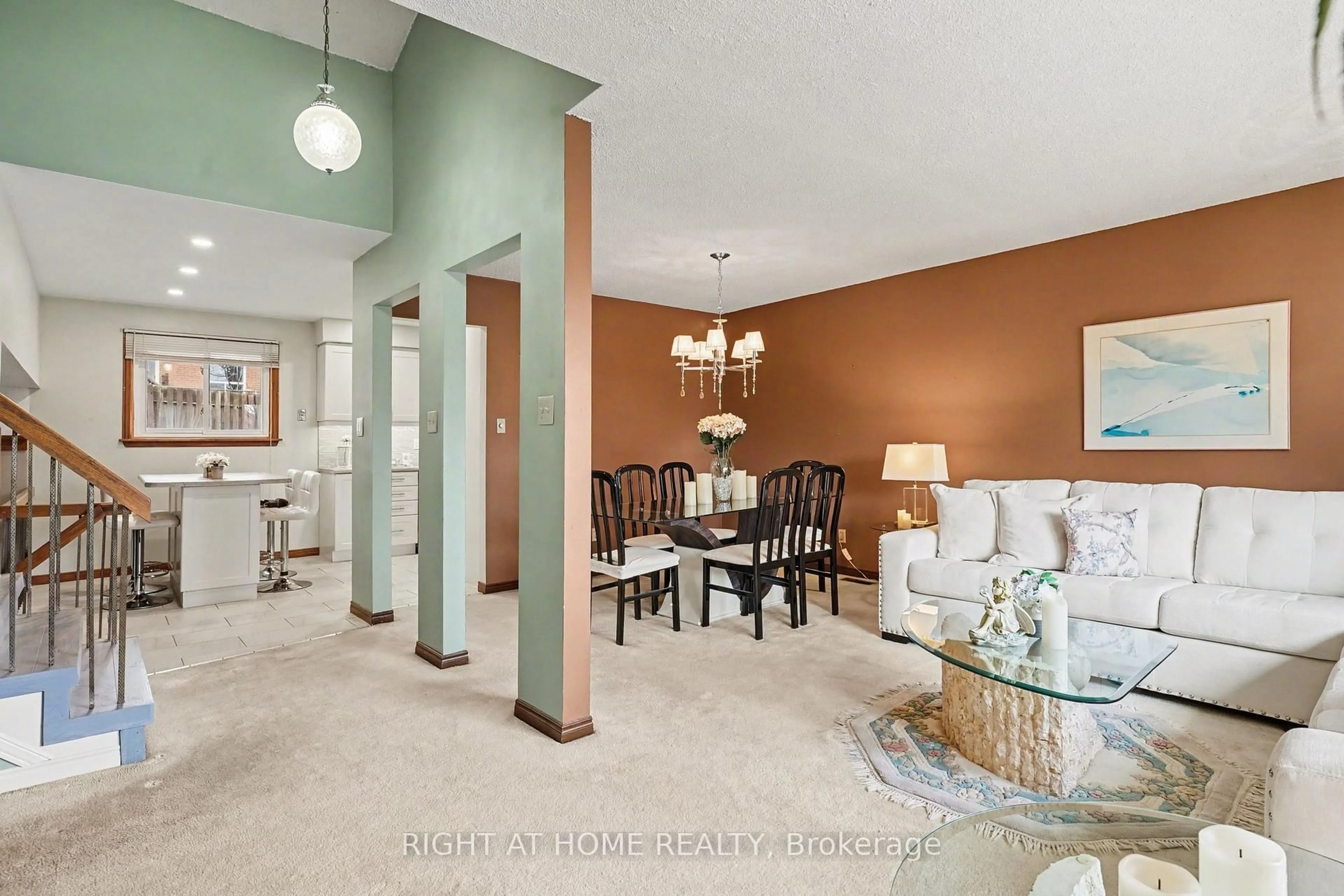 Unknown for 4 Falcon Crt, Whitby Ontario L1N 6V5