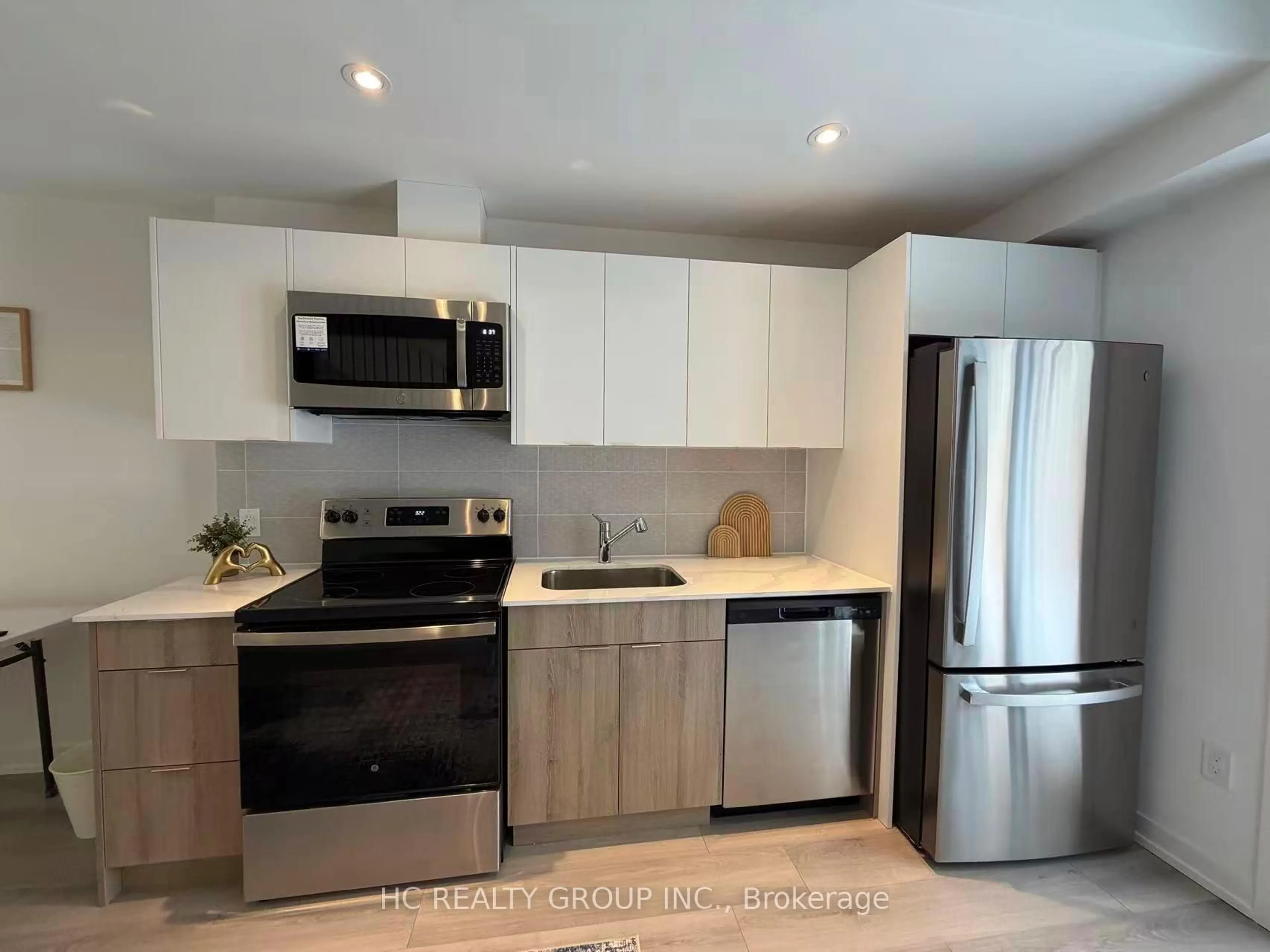 Open concept kitchen, unknown for 23 Calamint Lane, Toronto Ontario M1W 2H1