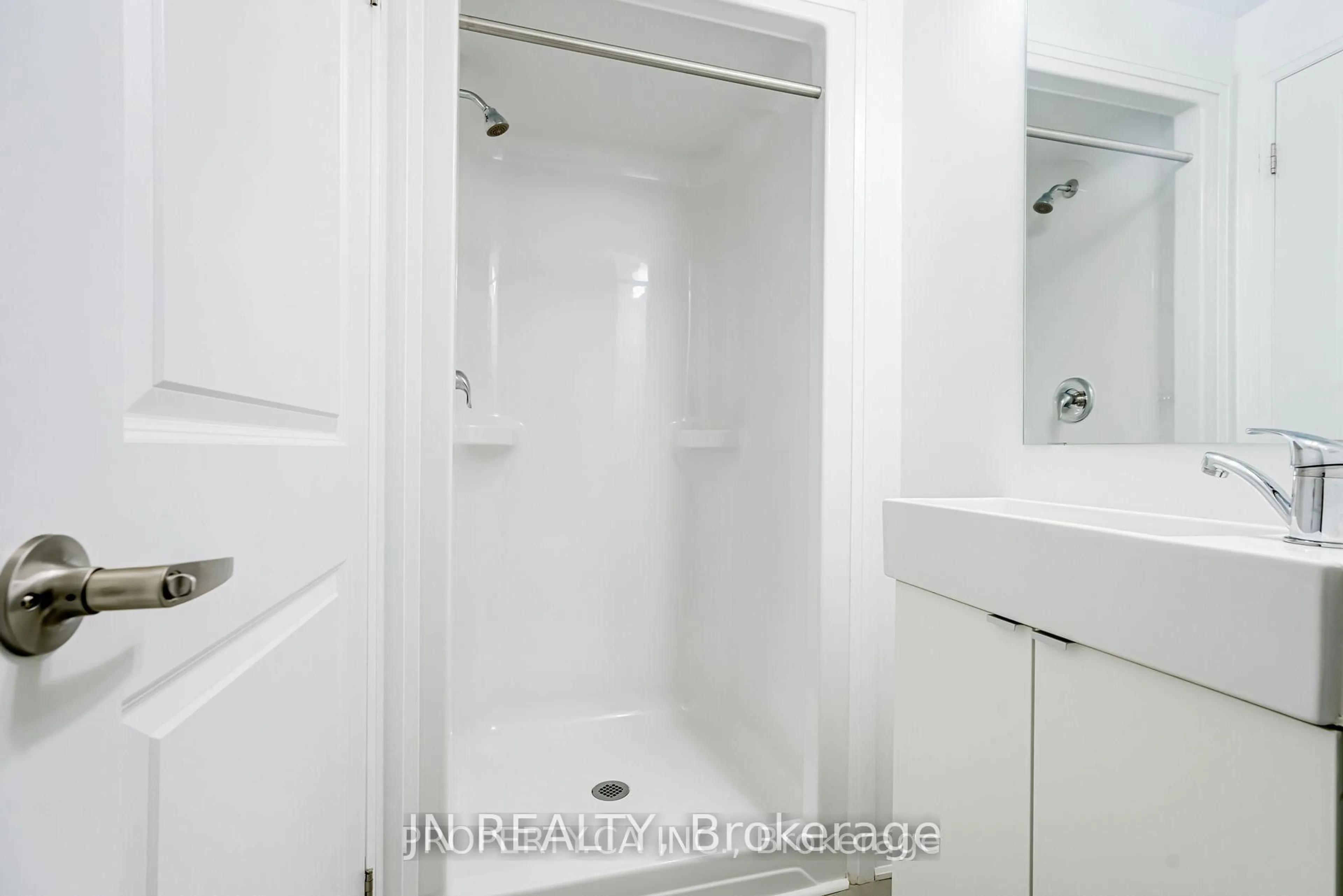 Standard bathroom, unknown for 1900 Simcoe St St #642, Oshawa Ontario L1G 0C1