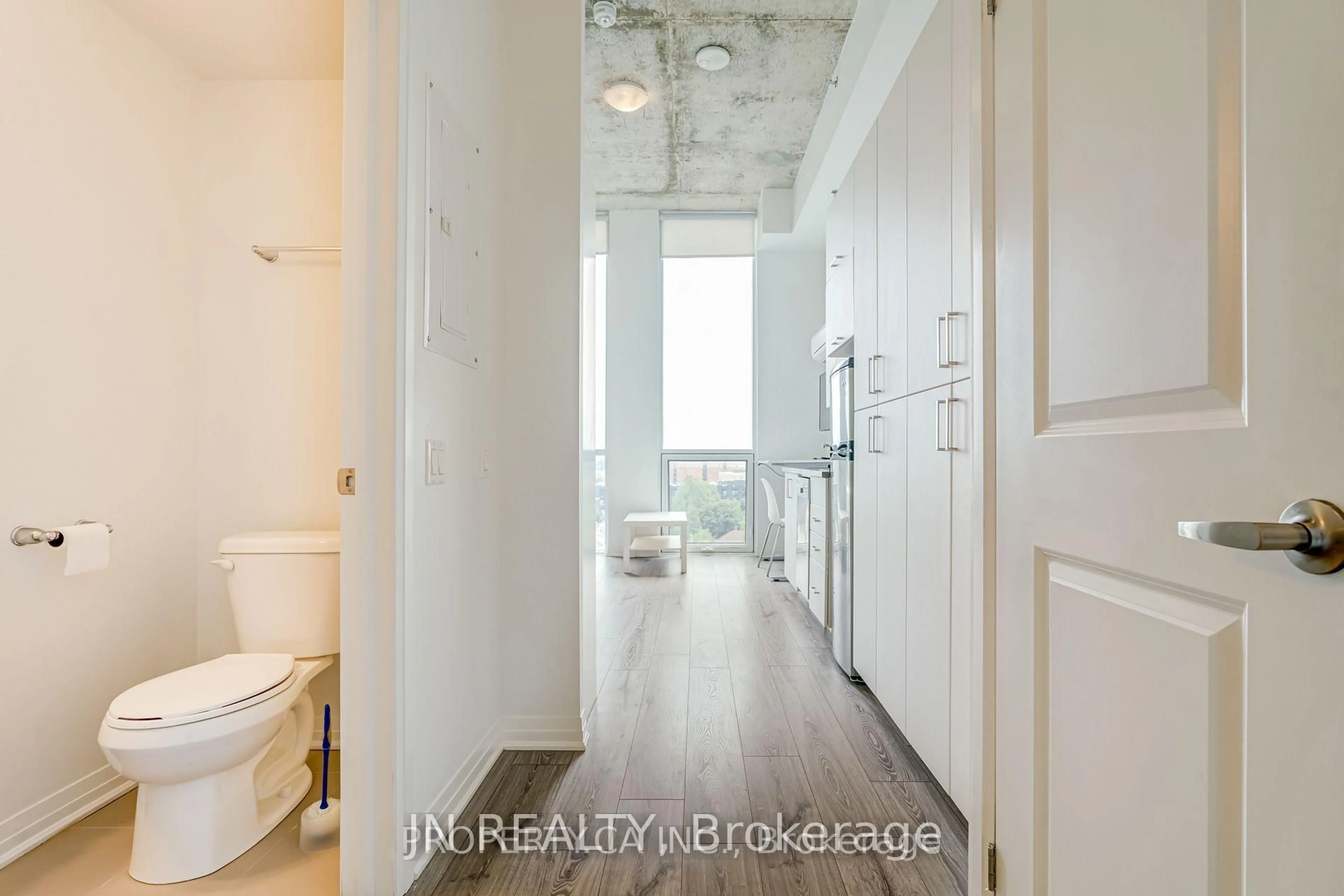 Indoor entryway for 1900 Simcoe St St #642, Oshawa Ontario L1G 0C1