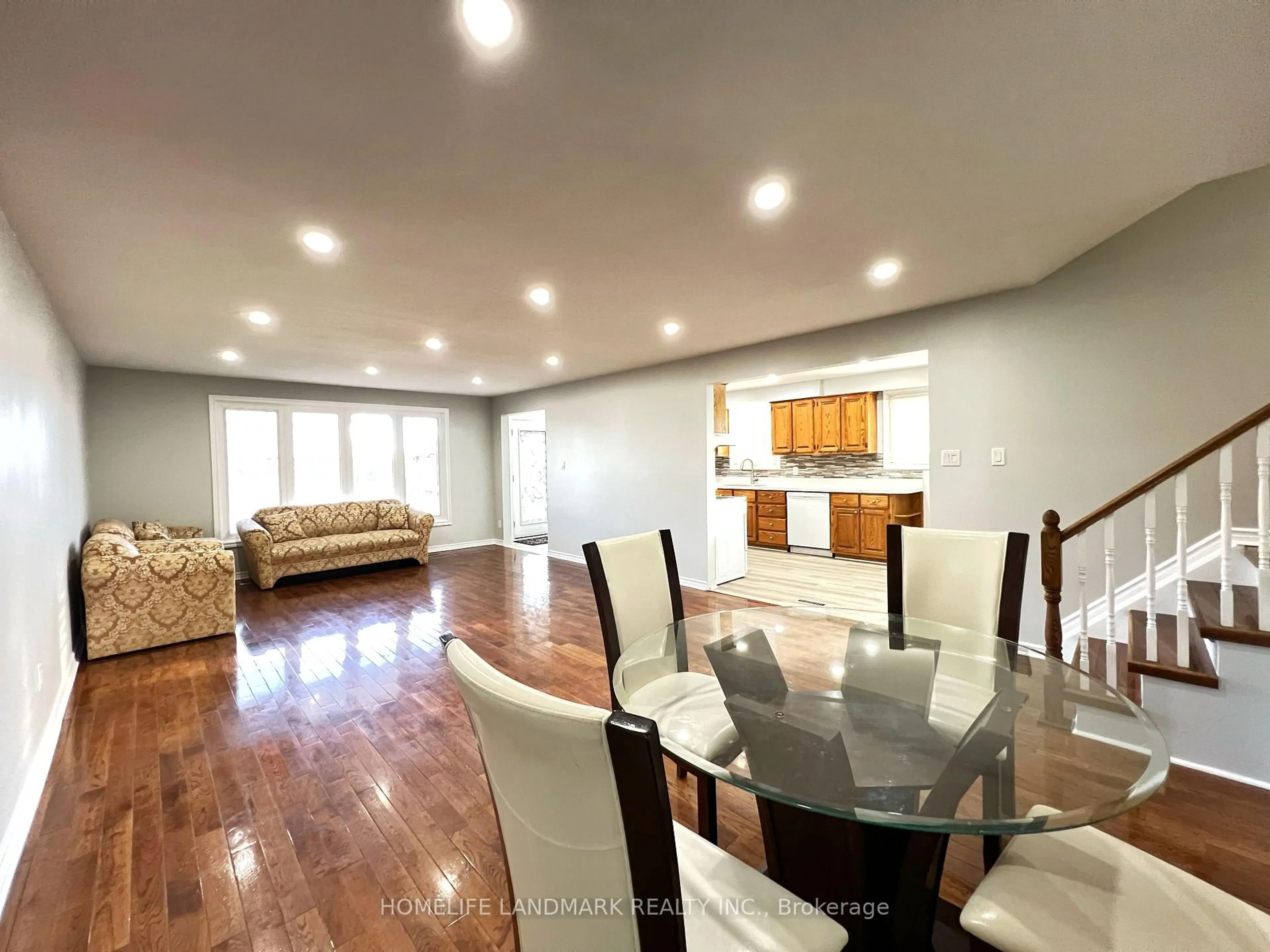 Dining room, wood/laminate floor for 4 Ferncrest Gate, Toronto Ontario M1W 1C2