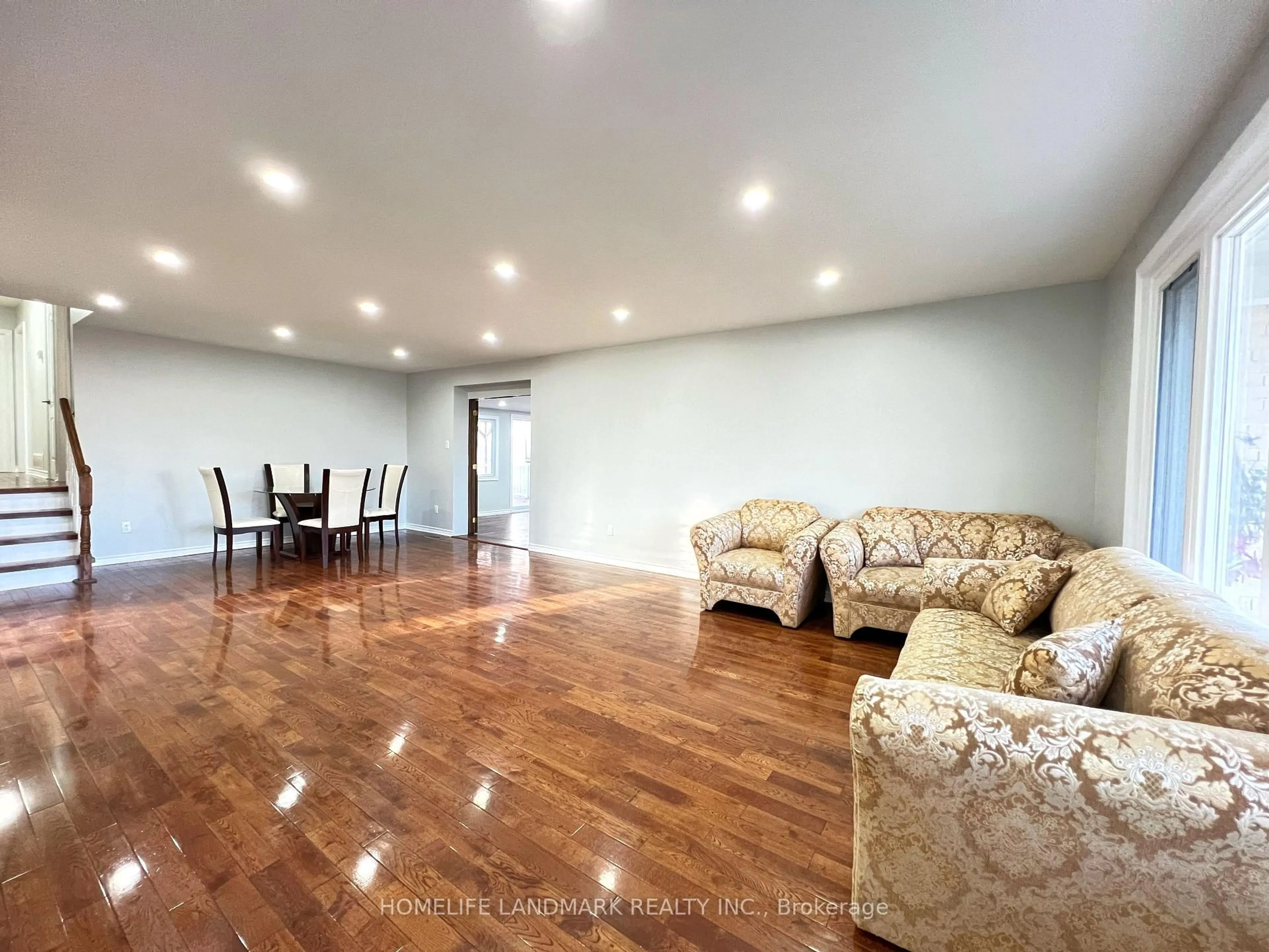 Living room with furniture, unknown for 4 Ferncrest Gate, Toronto Ontario M1W 1C2