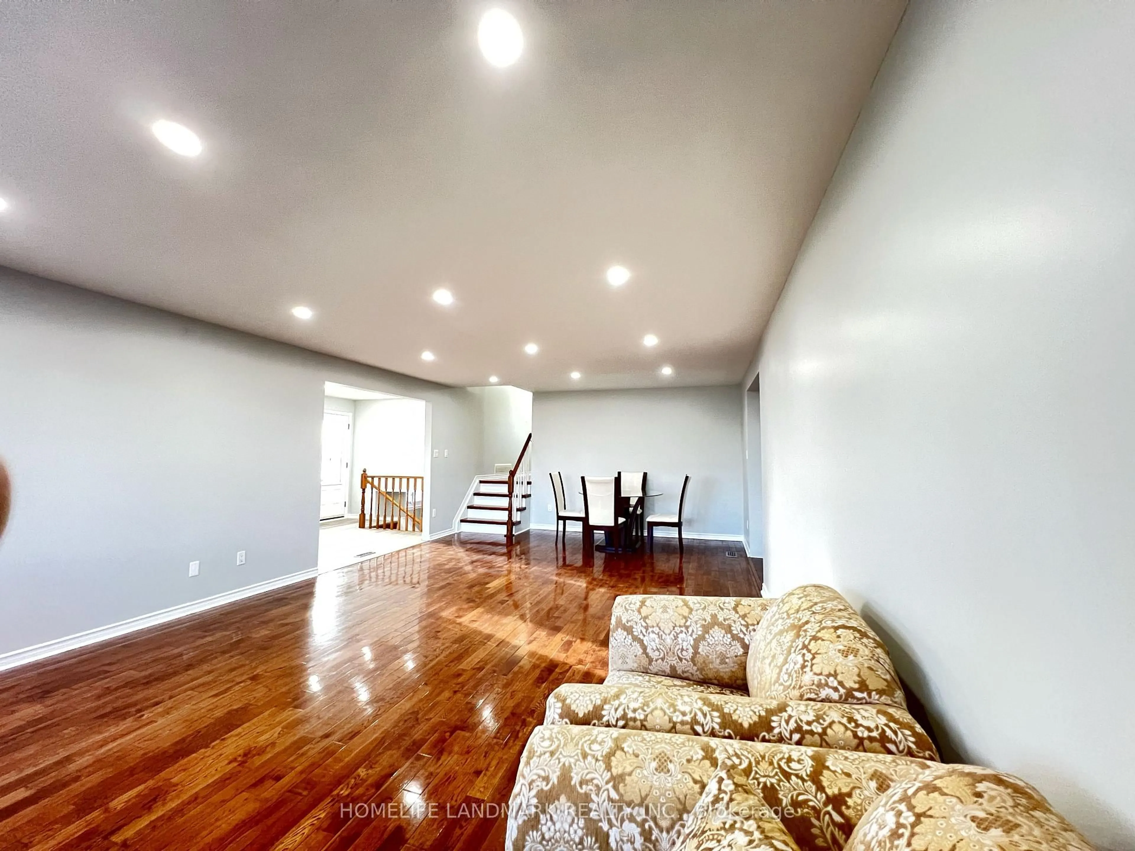 Unknown for 4 Ferncrest Gate, Toronto Ontario M1W 1C2