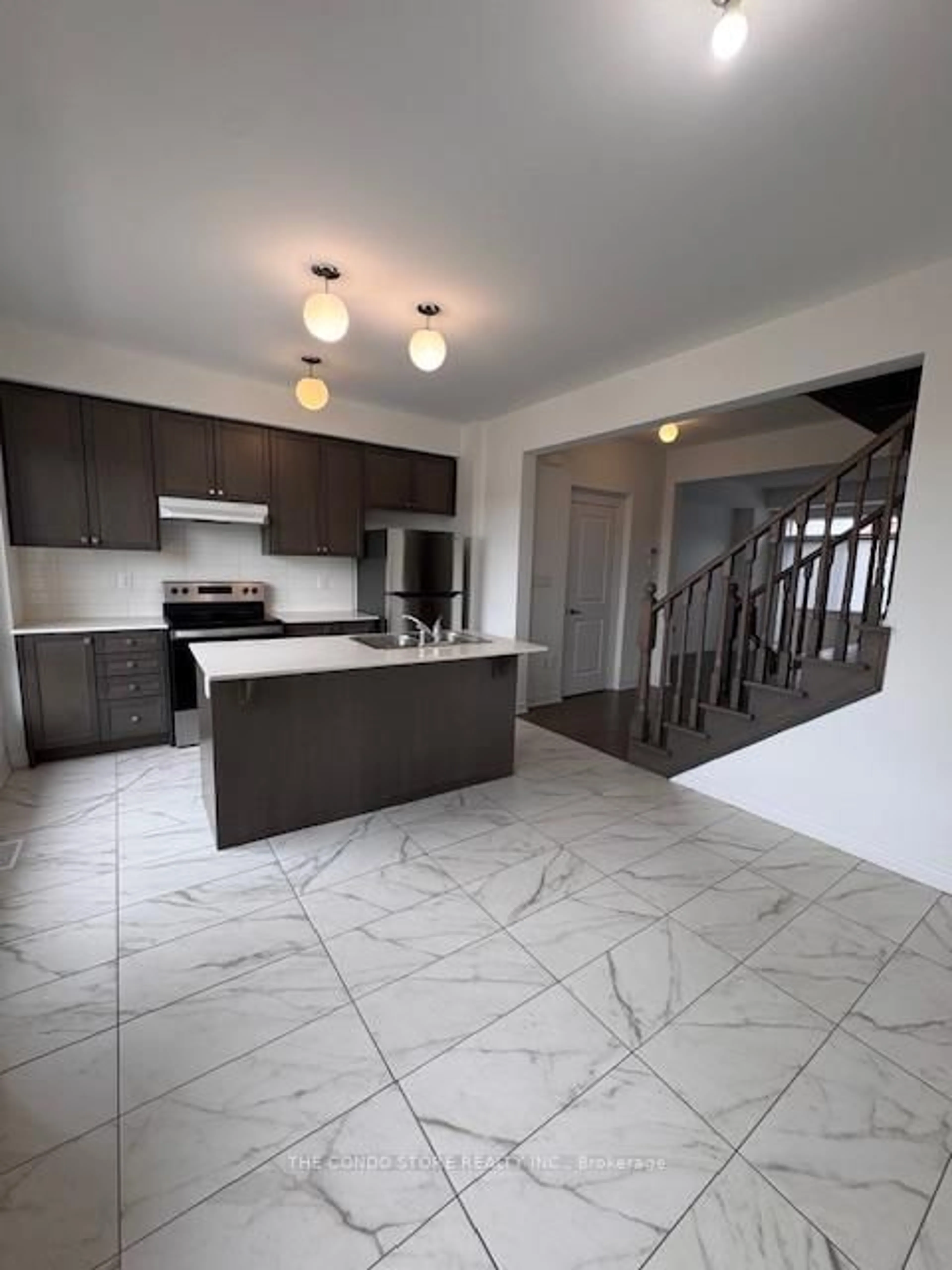 Open concept kitchen, ceramic/tile floor for 19 Haydock Way, Whitby Ontario L1N 0M6