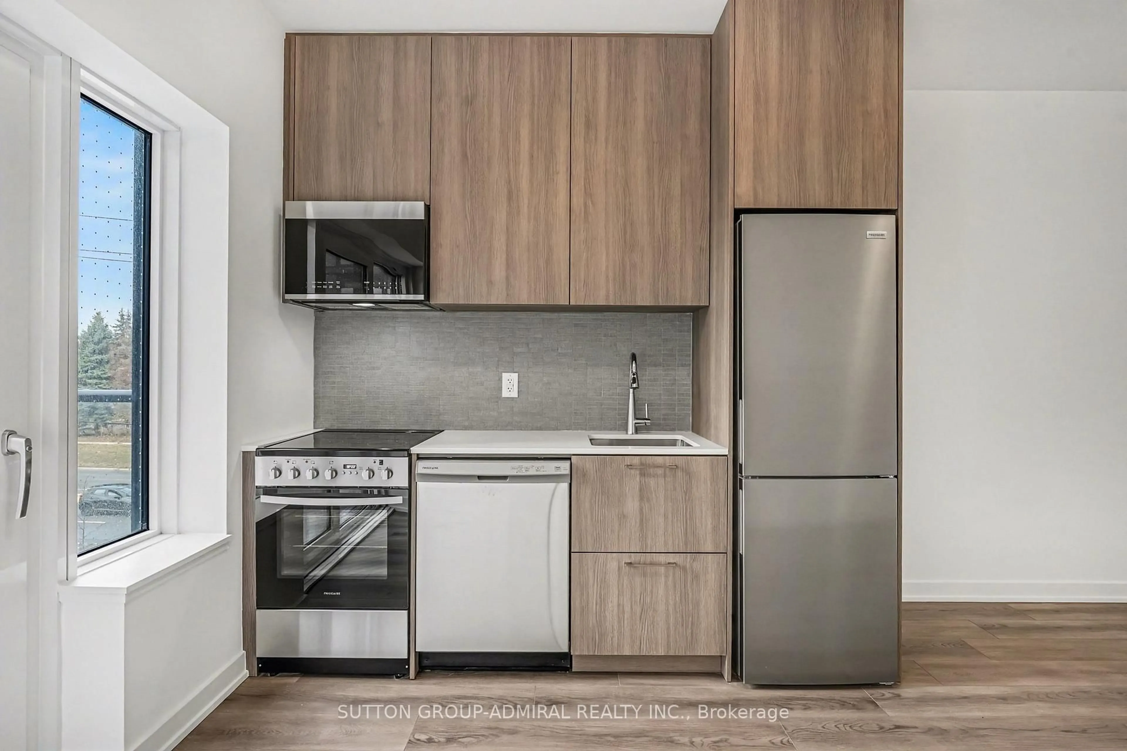 Standard kitchen, unknown for 7437 Kingston Rd #303, Toronto Ontario M1B 0E9