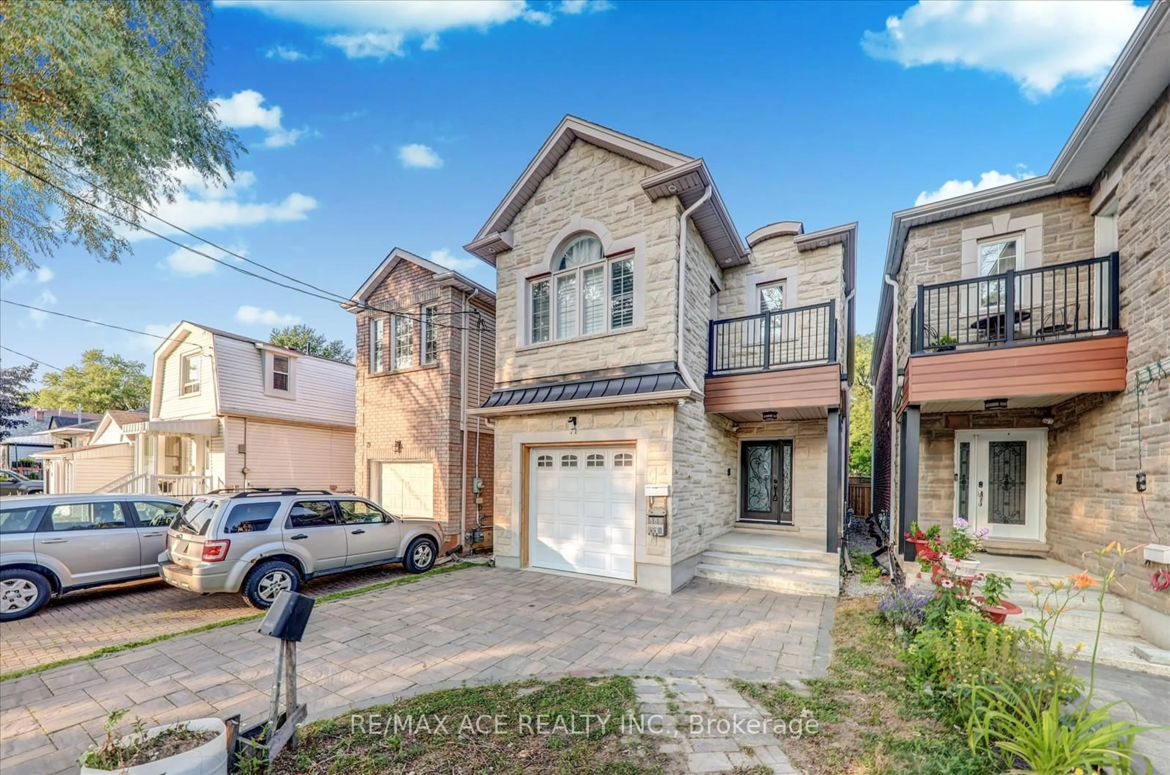 Home with brick exterior material, street for 71 Lillington Ave, Toronto Ontario M1N 3K6