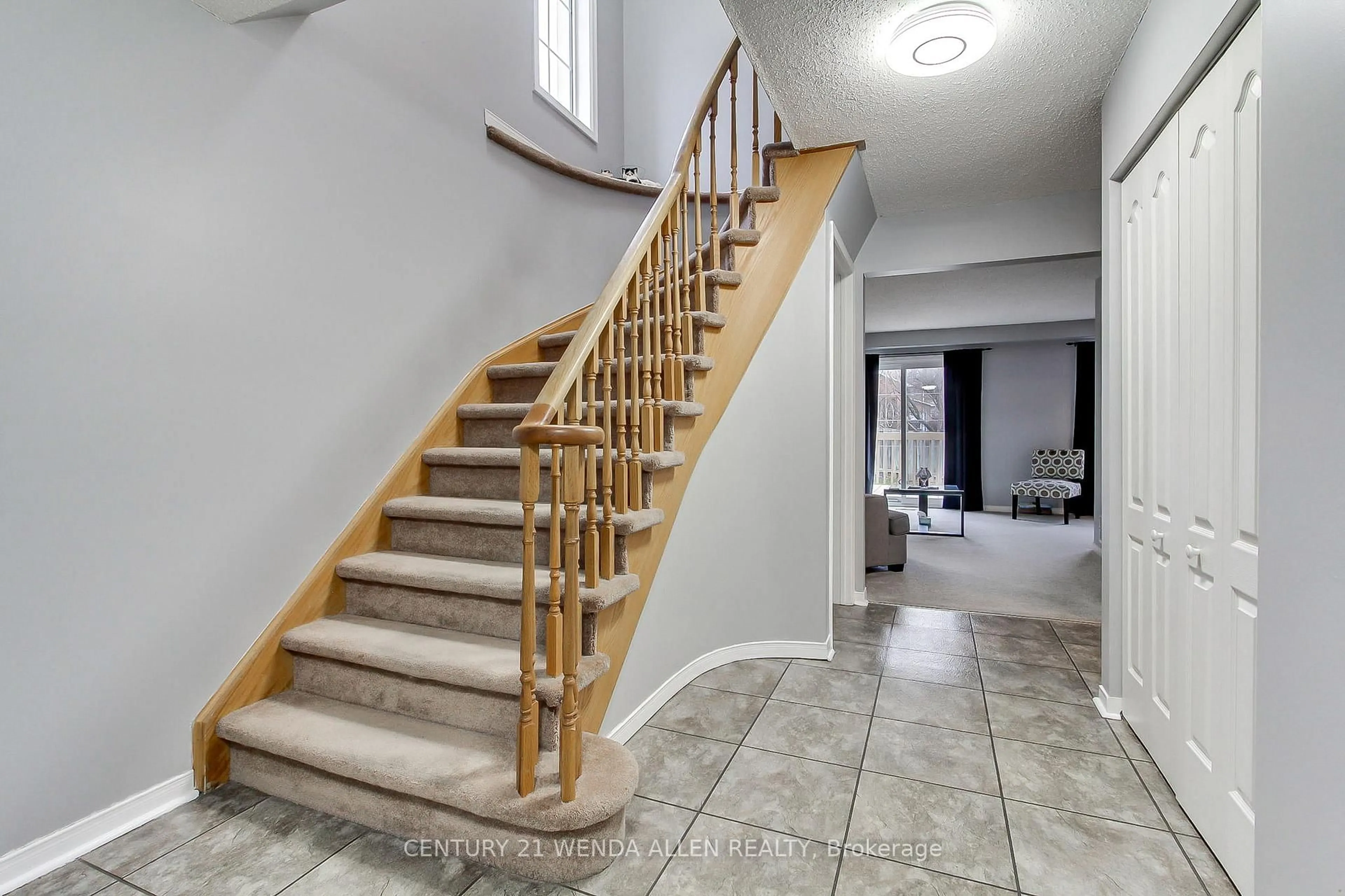 Unknown for 44 Bashford Rd, Ajax Ontario L1S 3Y2