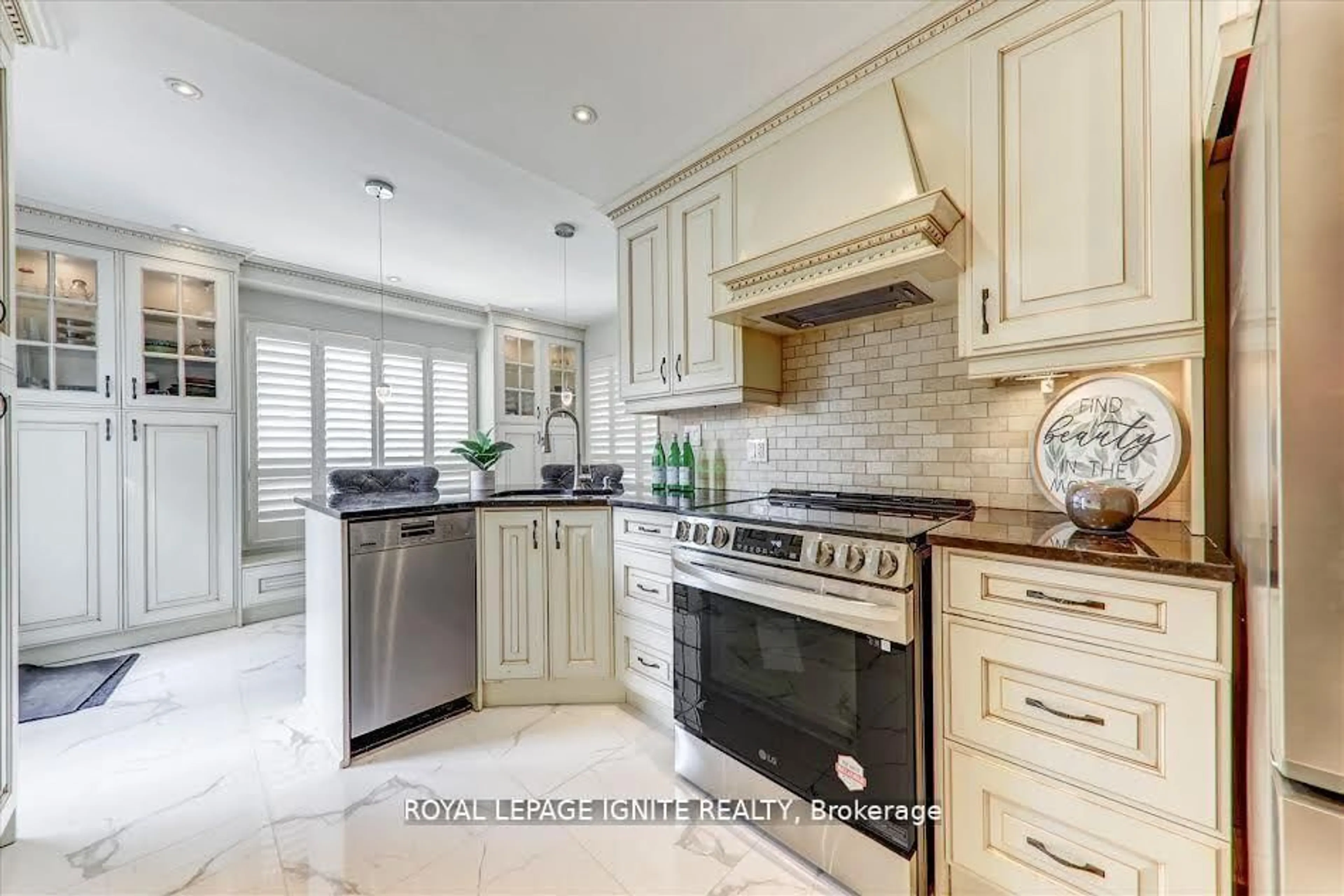 Contemporary kitchen, ceramic/tile floor for 26 Halfmoon Sq, Toronto Ontario M1C 3V3