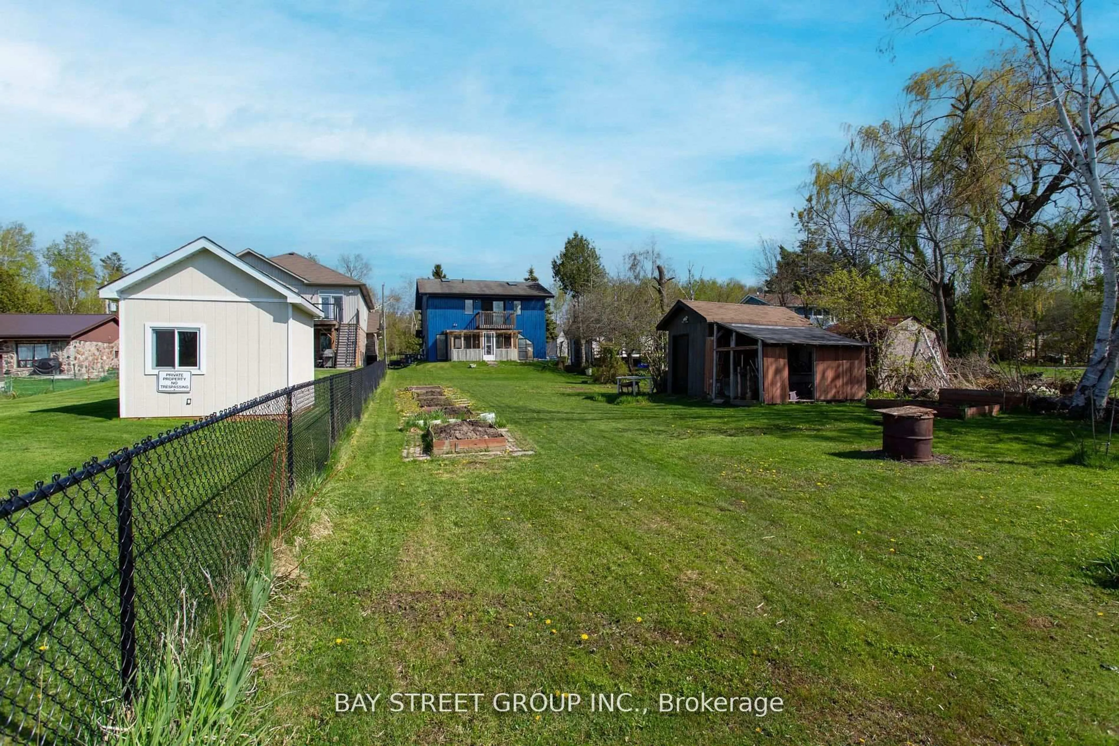 A pic from outside/outdoor area/front of a property/back of a property/a pic from drone, street for 568 View Lake Rd, Scugog Ontario L0B 1K0