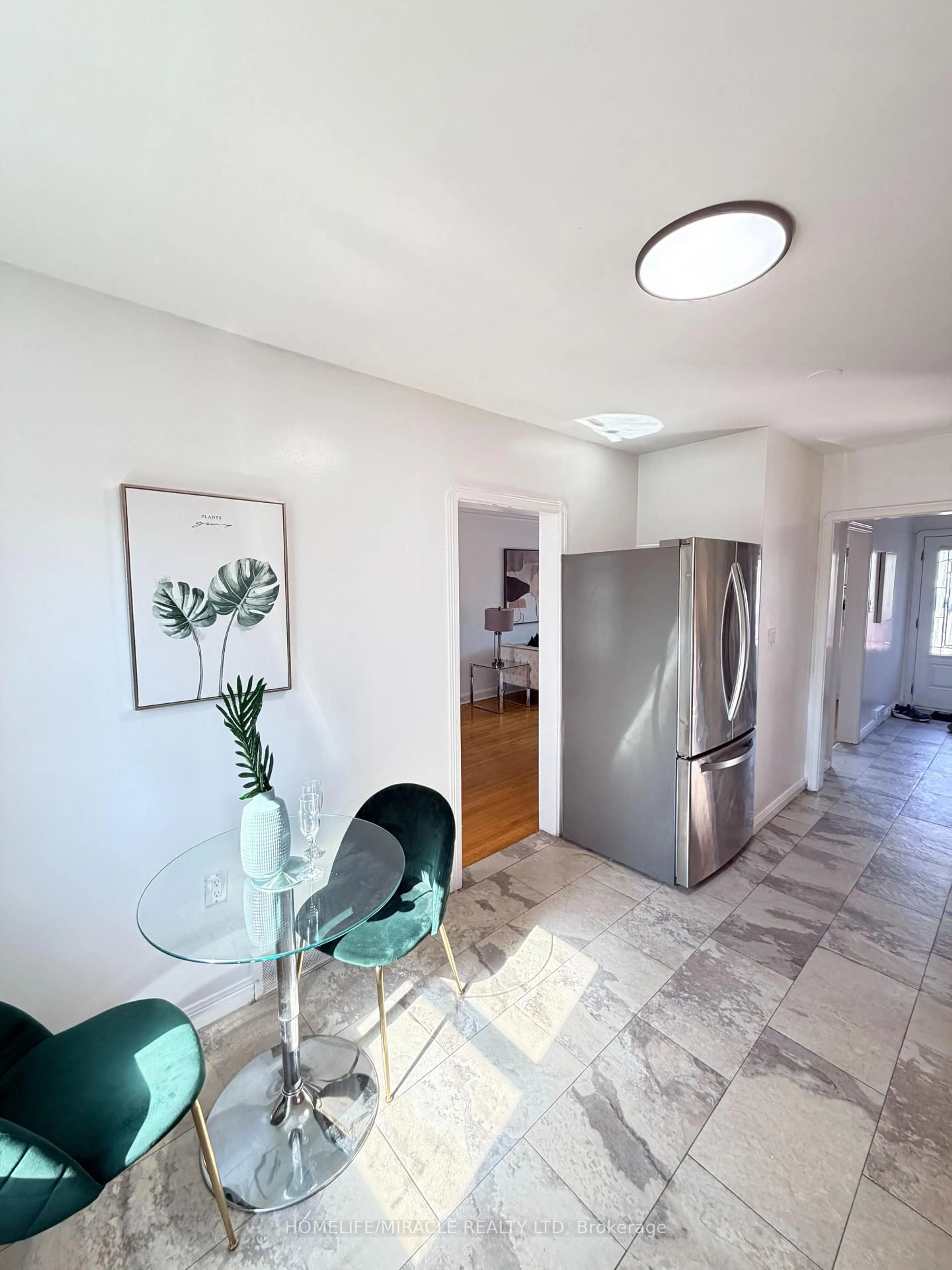 Indoor entryway for 12 Roselm Rd, Toronto Ontario M1R 3Y6