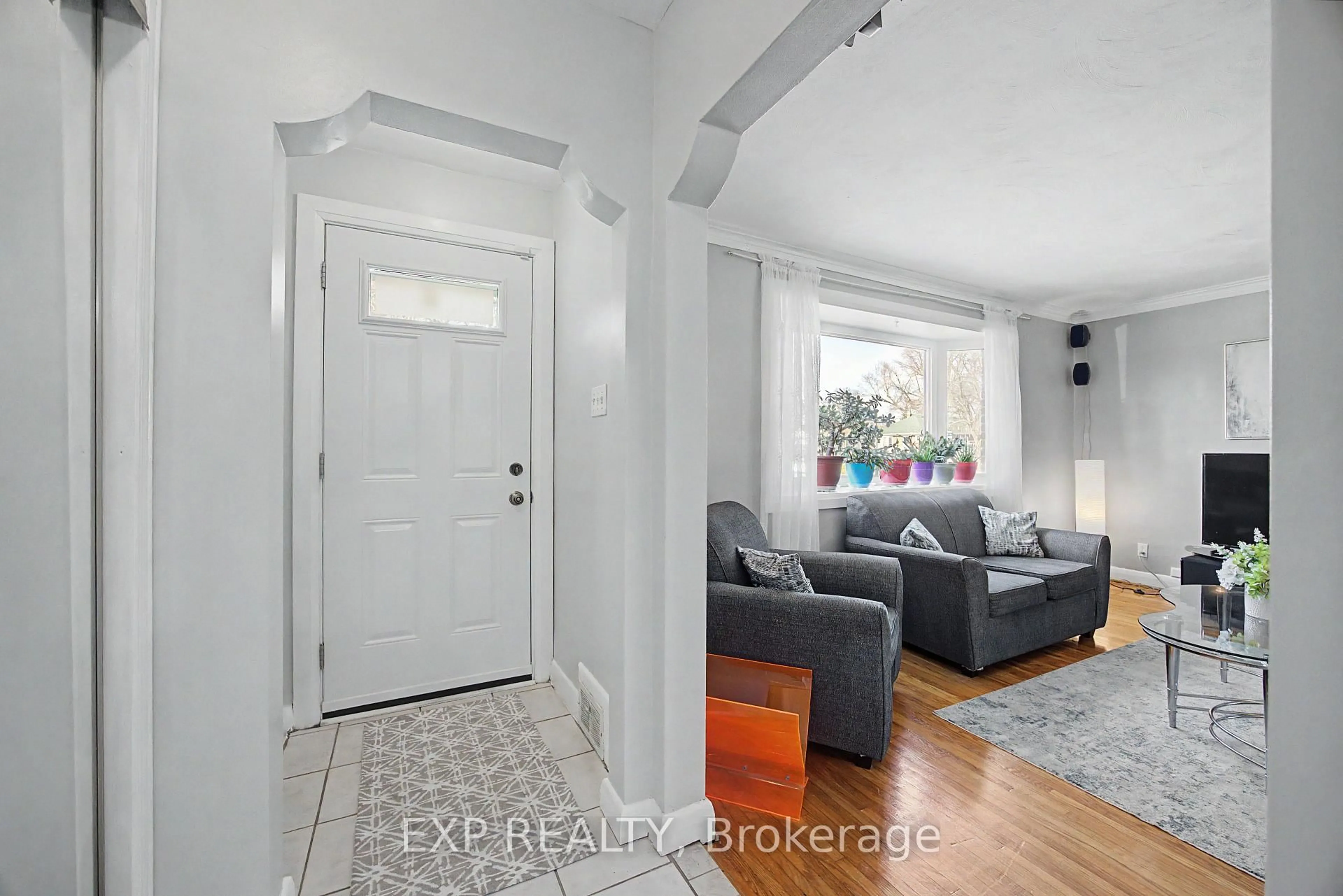Indoor entryway for 43 Yorkshire Rd, Toronto Ontario M1K 3B7