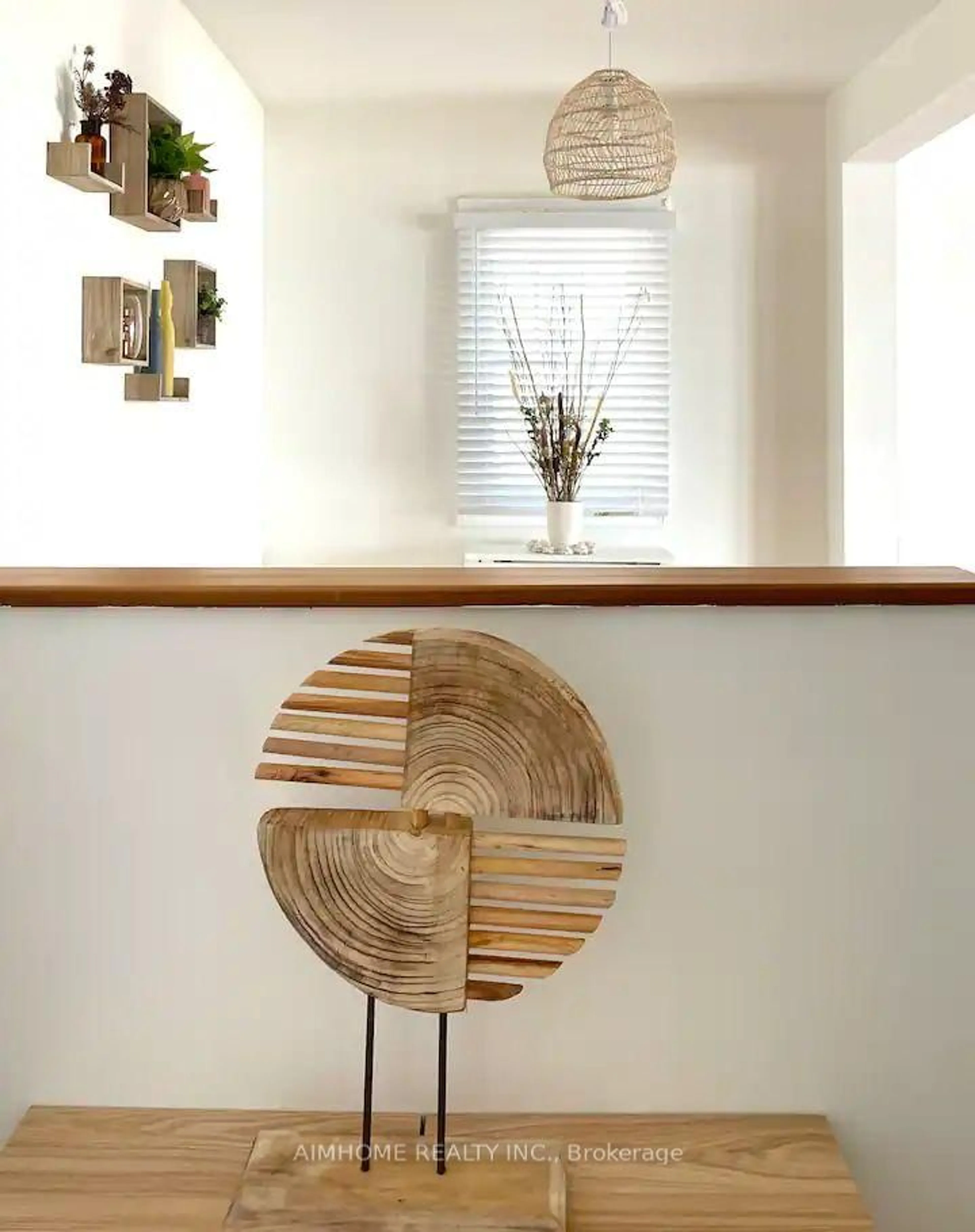 Indoor entryway for 59 Muskoka Ave, Oshawa Ontario L1J 1A1