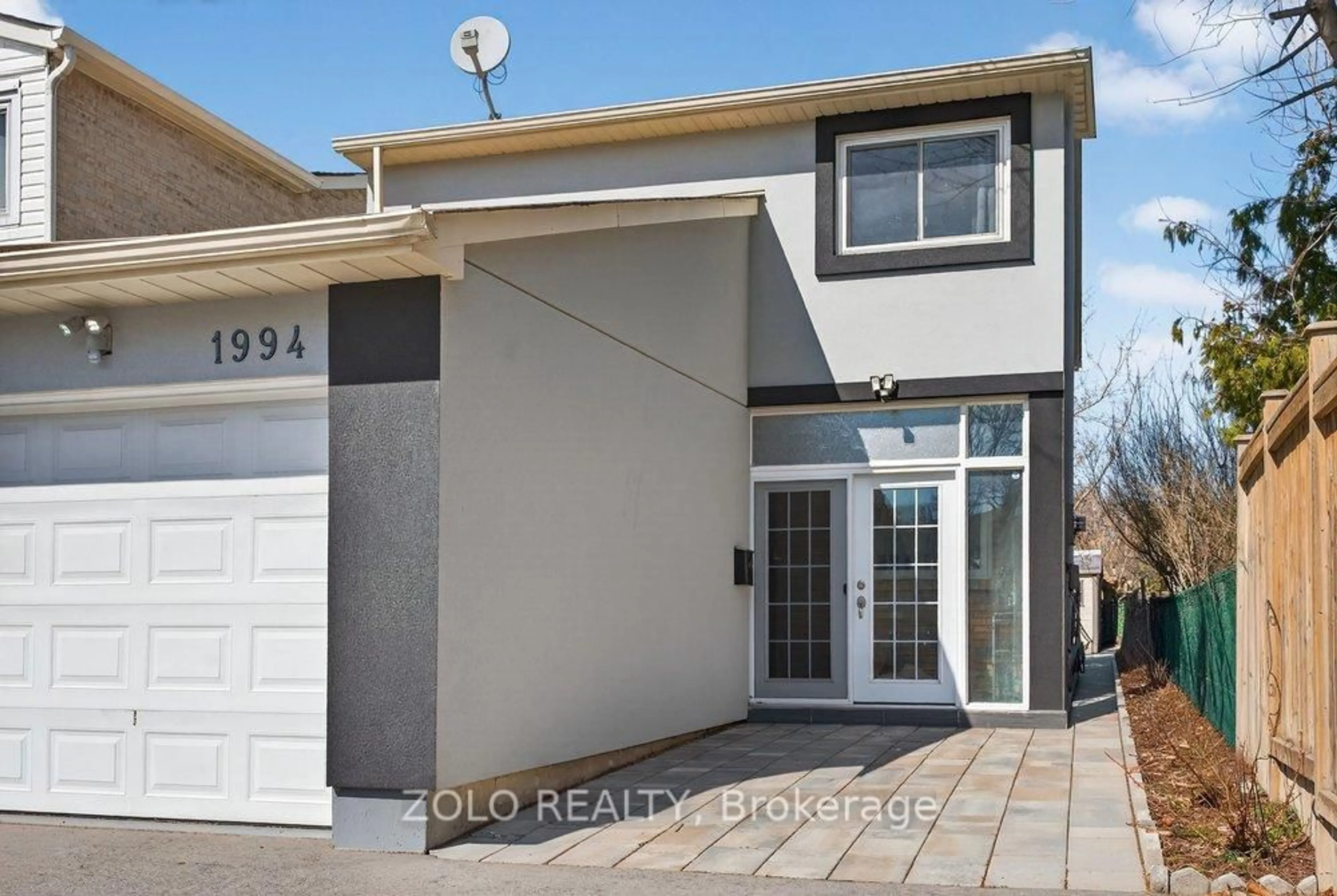 Home with vinyl exterior material, street for 1994 Faylee Cres, Pickering Ontario L1V 2V6