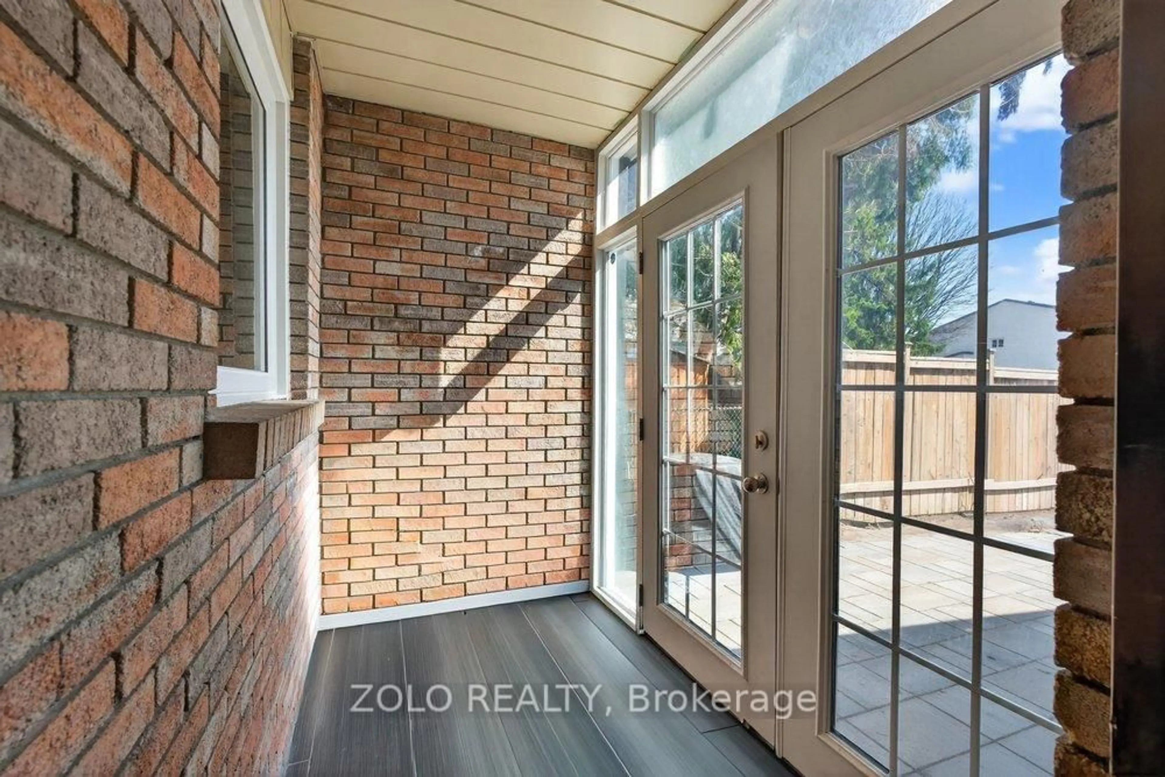 Indoor entryway for 1994 Faylee Cres, Pickering Ontario L1V 2V6