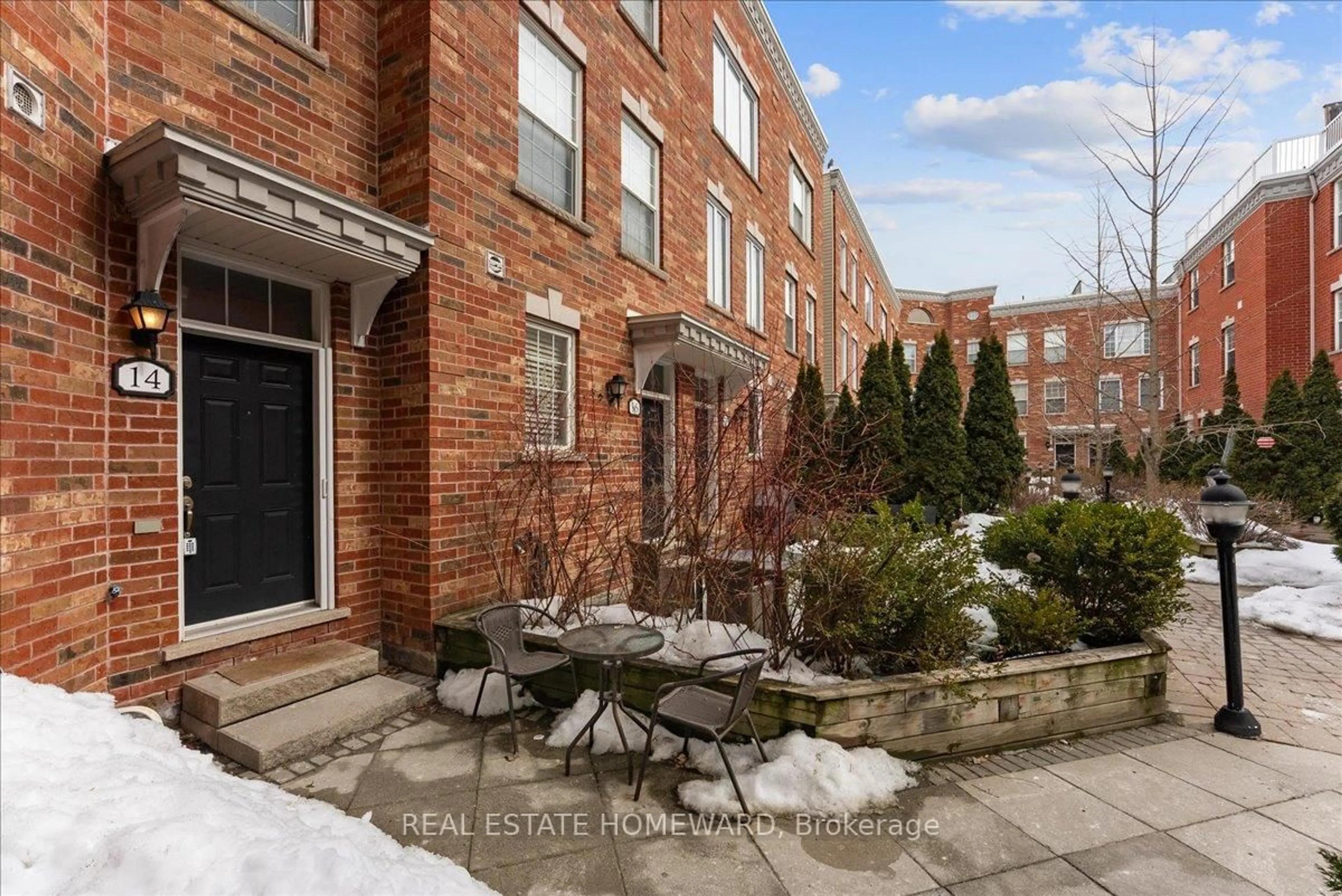 Patio, street for 14 Fairhead Mews, Toronto Ontario M4E 3Y4