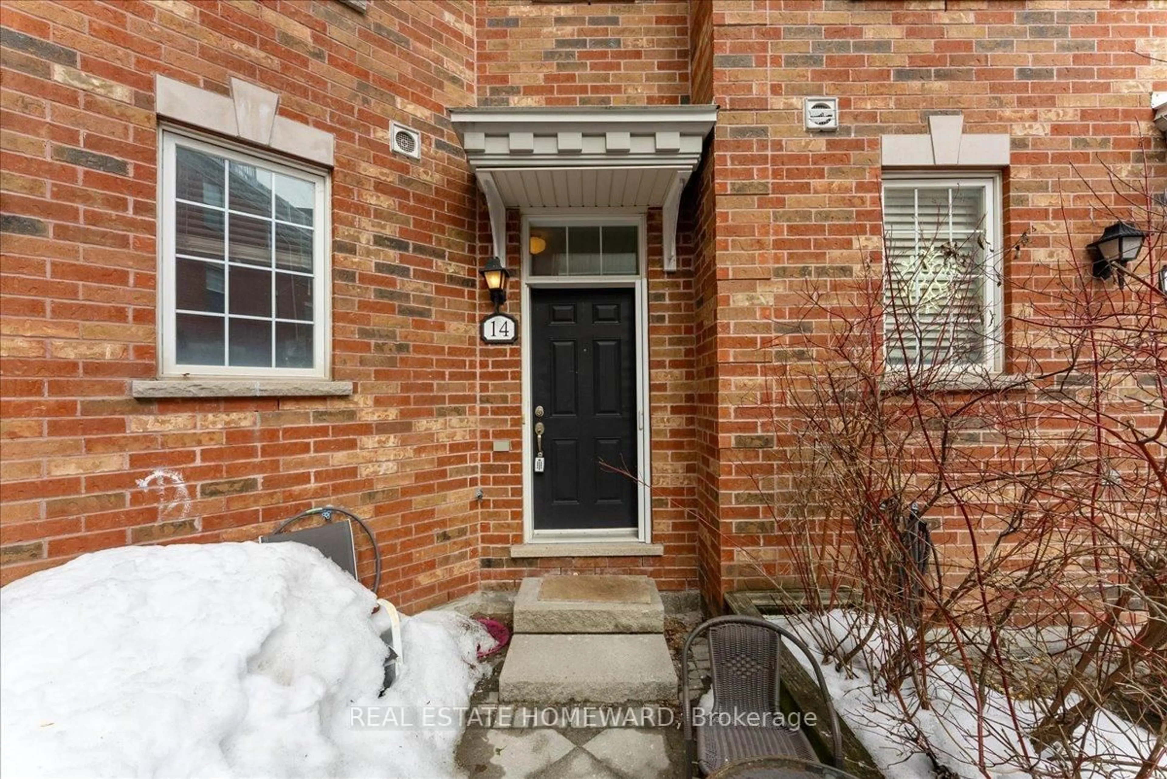Indoor entryway for 14 Fairhead Mews, Toronto Ontario M4E 3Y4