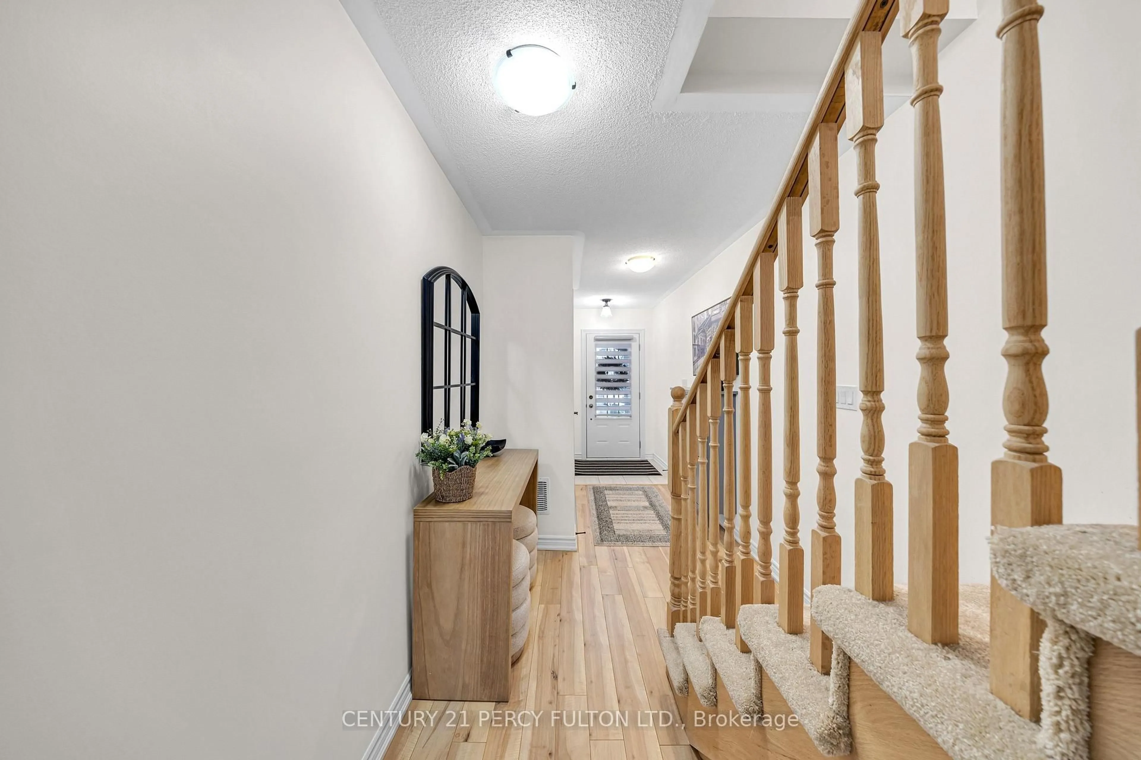 Indoor entryway for 23 Honey Crisp Lane, Clarington Ontario L1C 7H7