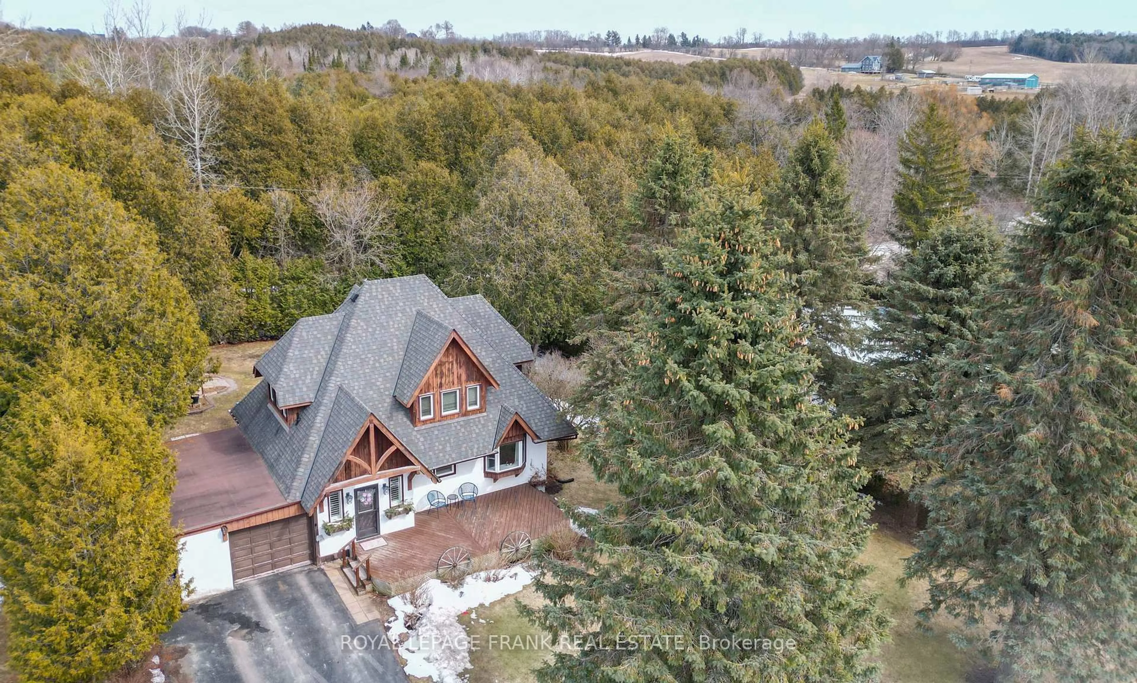 A pic from outside/outdoor area/front of a property/back of a property/a pic from drone, unknown for 7 Wiesenweg Rd, Scugog Ontario L0B 1B0