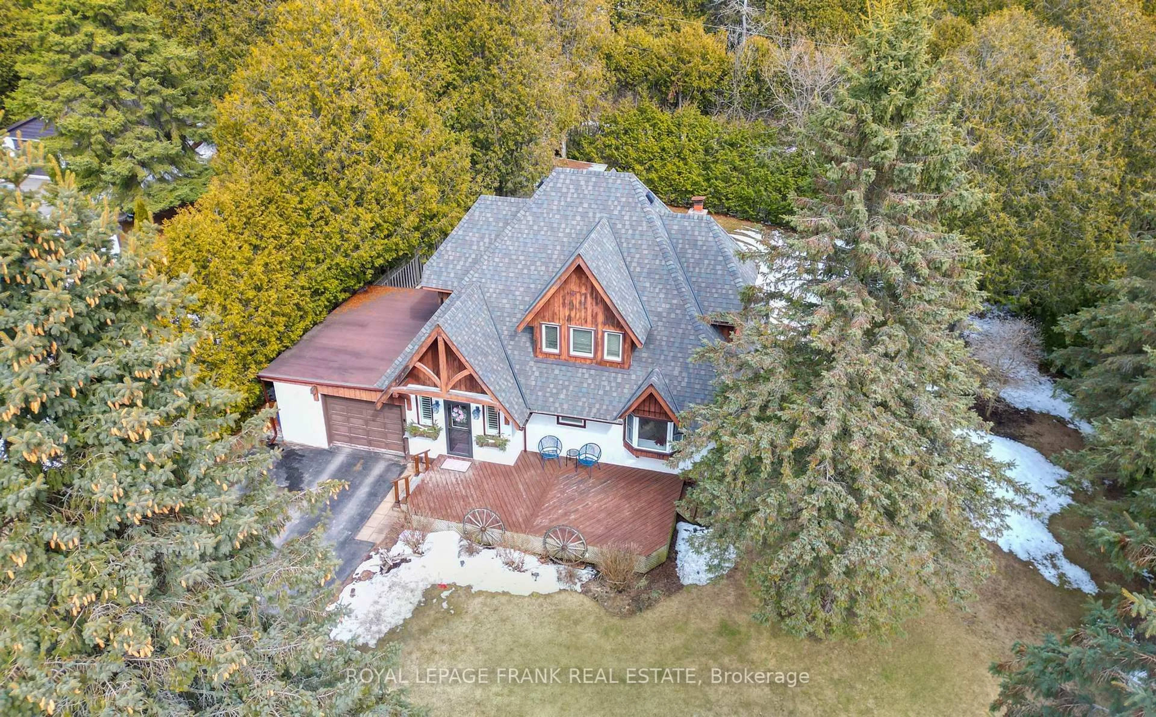 A pic from outside/outdoor area/front of a property/back of a property/a pic from drone, building for 7 Wiesenweg Rd, Scugog Ontario L0B 1B0