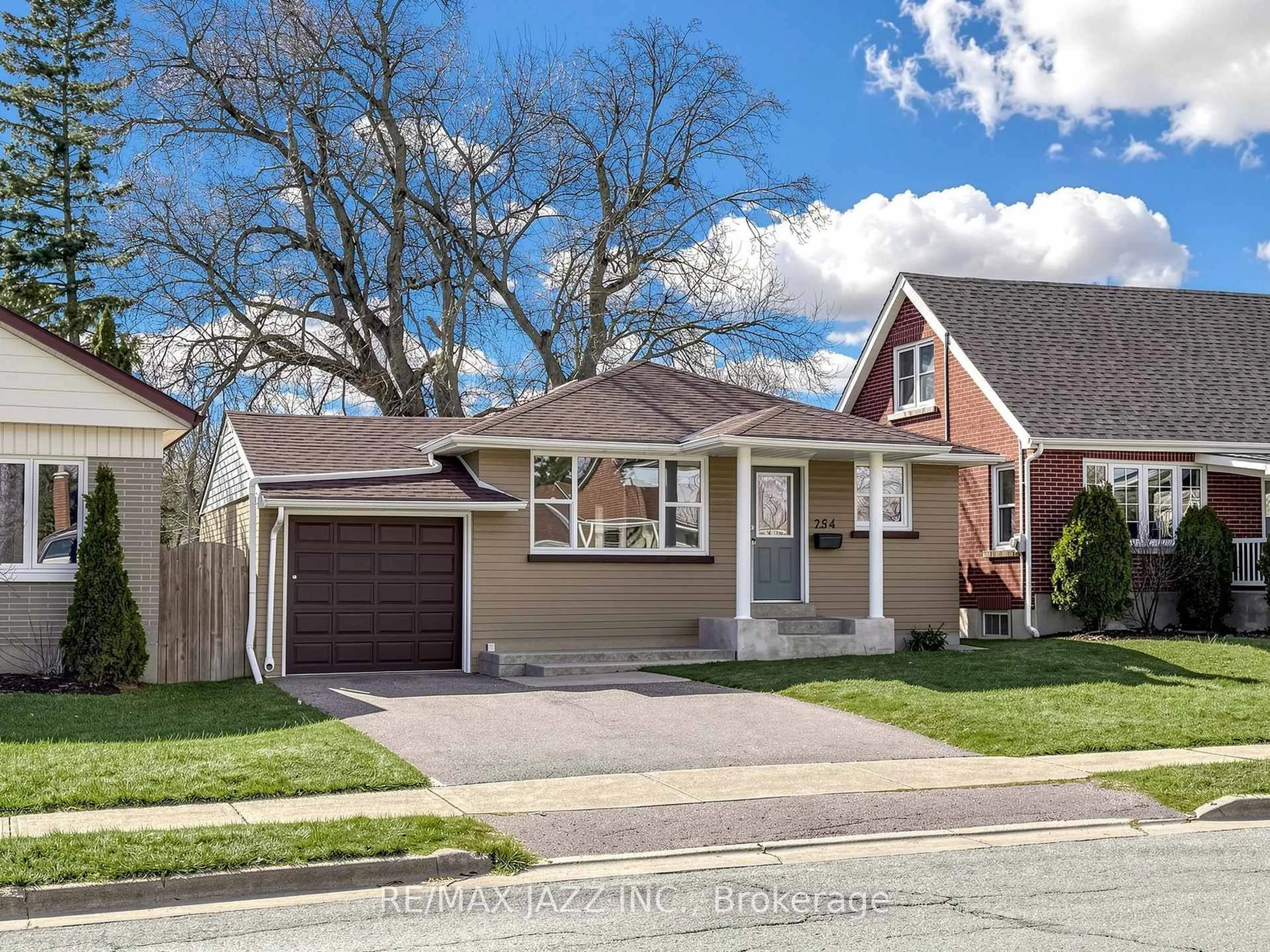 Home with brick exterior material, street for 254 Wilson Rd, Oshawa Ontario L1H 6C3