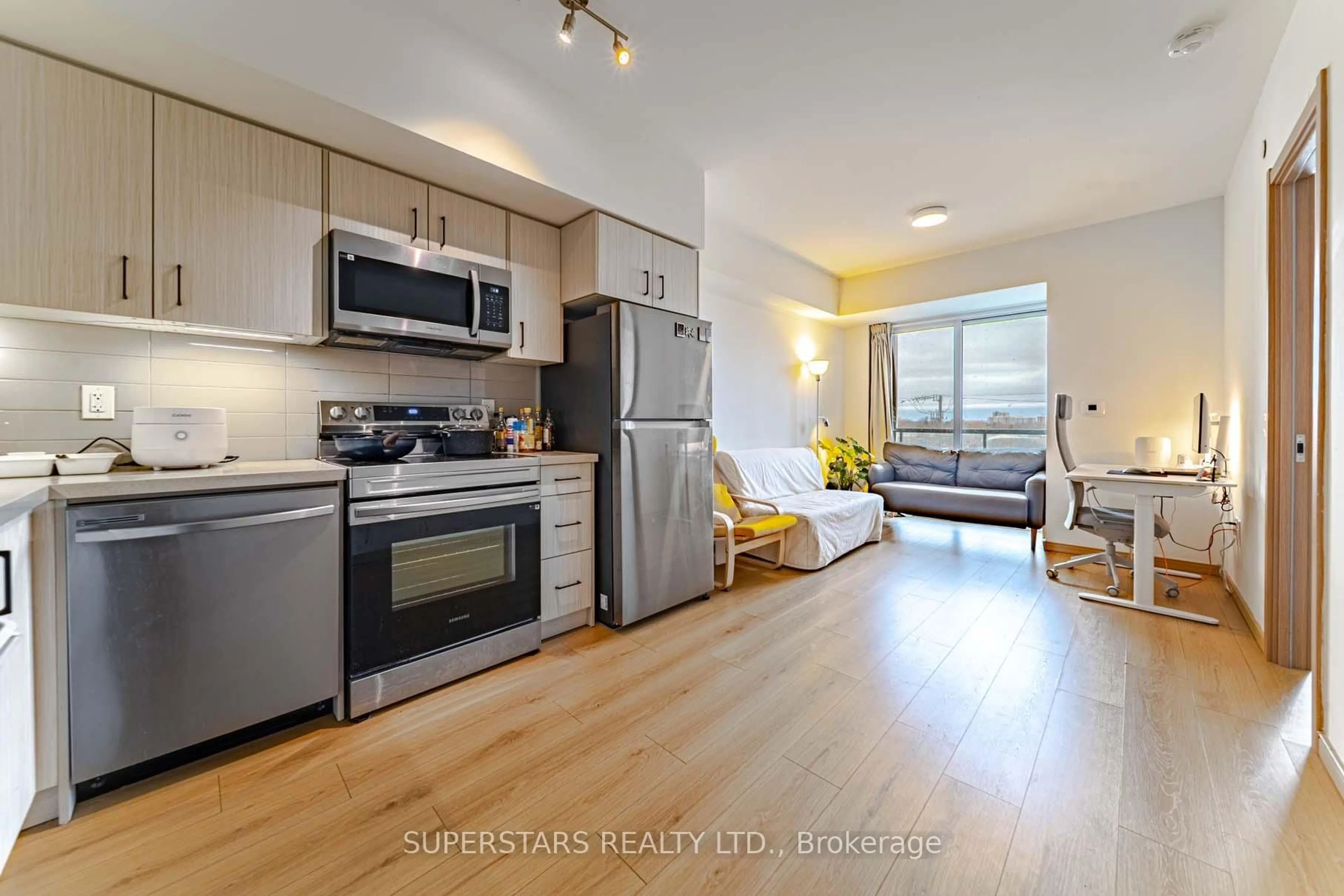 Open concept kitchen, unknown for 3421 Sheppard Ave #516, Toronto Ontario M1T 0C1