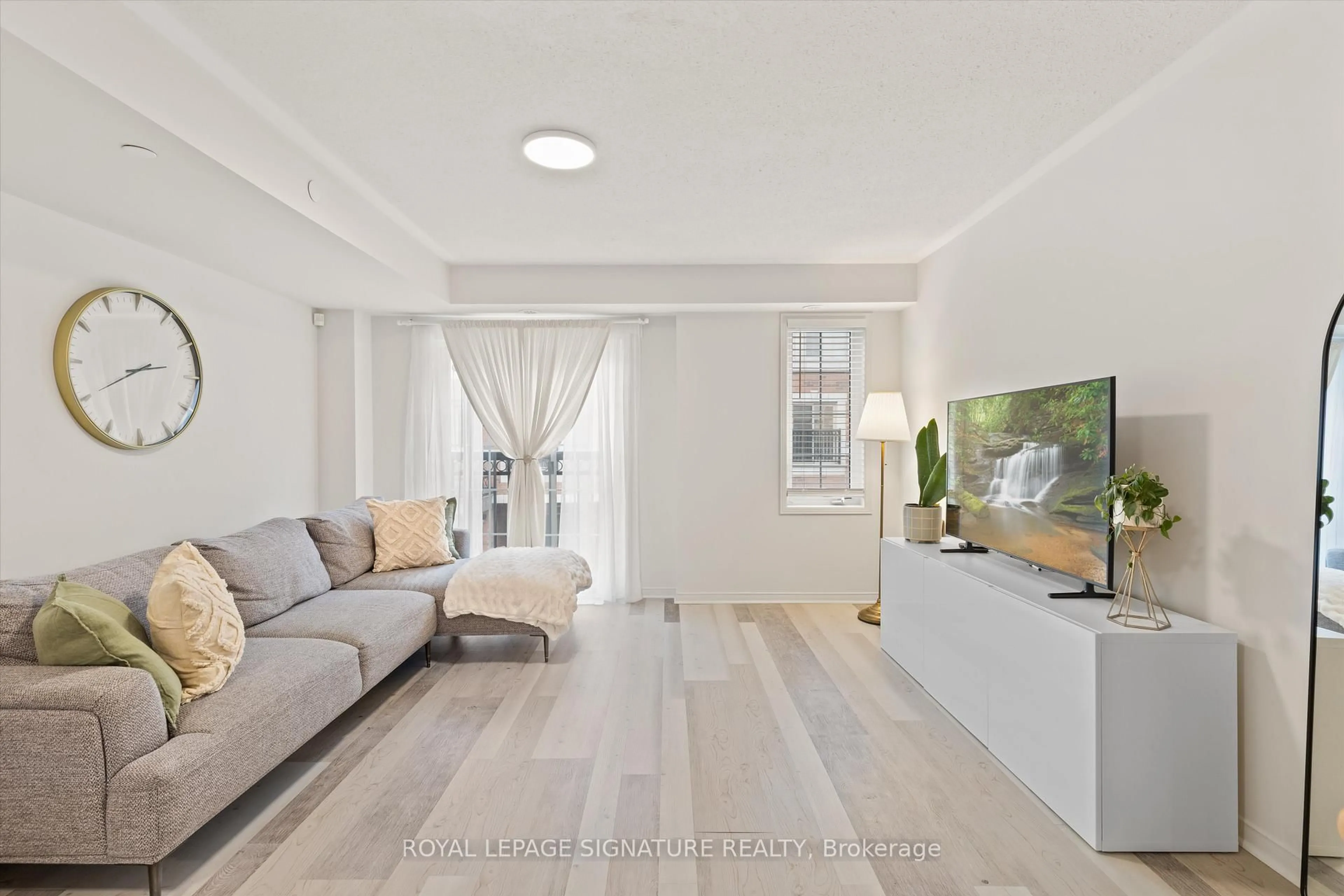 Living room with furniture, floor is not visible for 33 Glenstal Path, Oshawa Ontario L1L 0L2