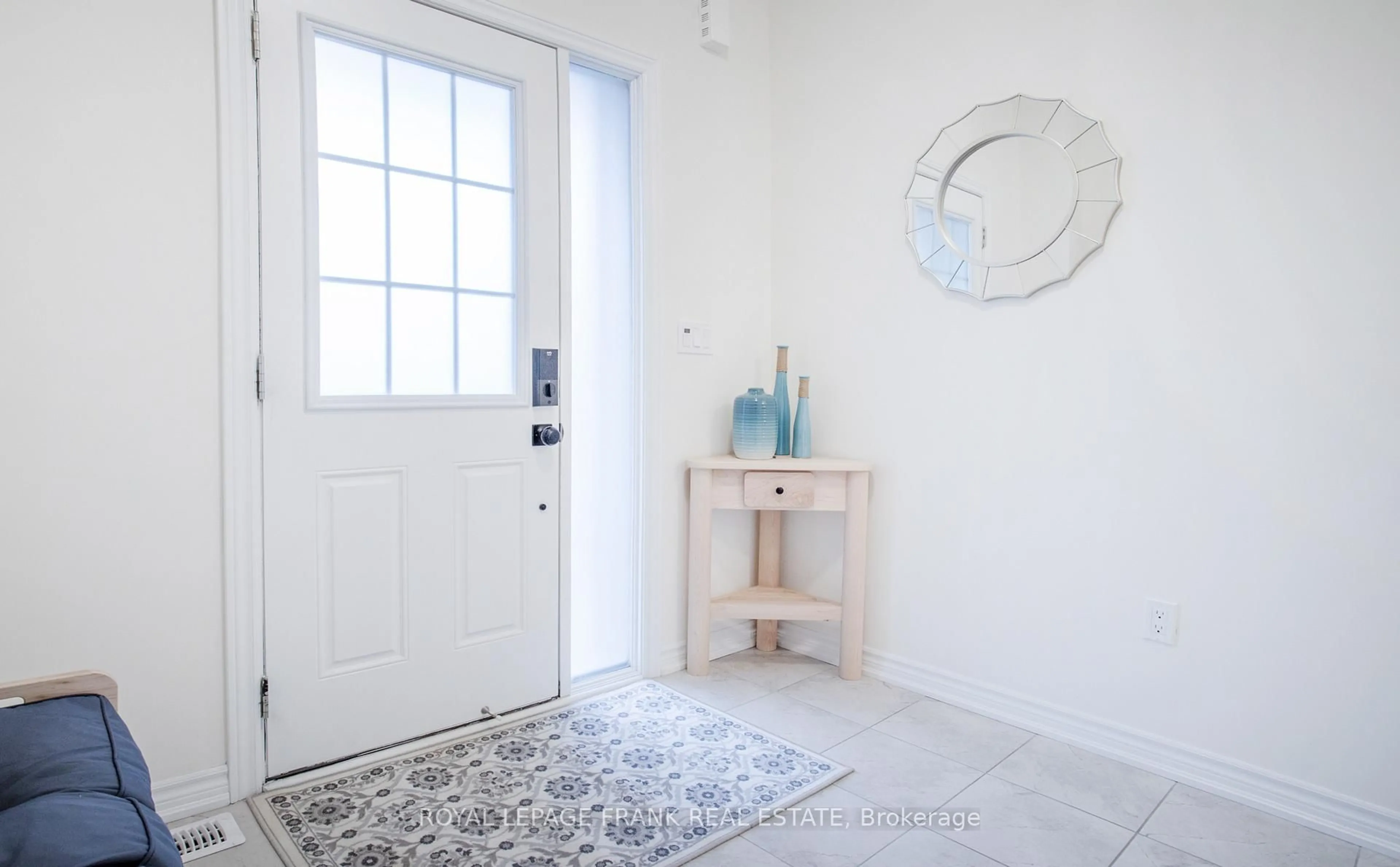 Indoor entryway for 89 North Garden Blvd, Scugog Ontario L9L 0E1