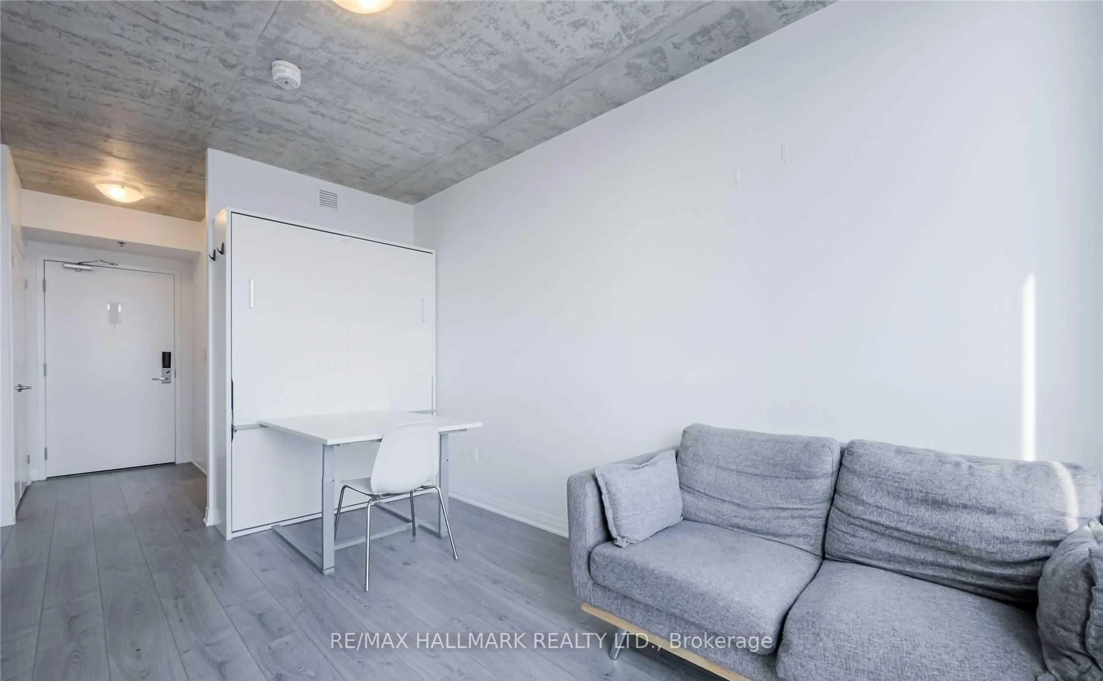 A pic of a room for 1900 Simcoe St #436, Oshawa Ontario L6E 0M7