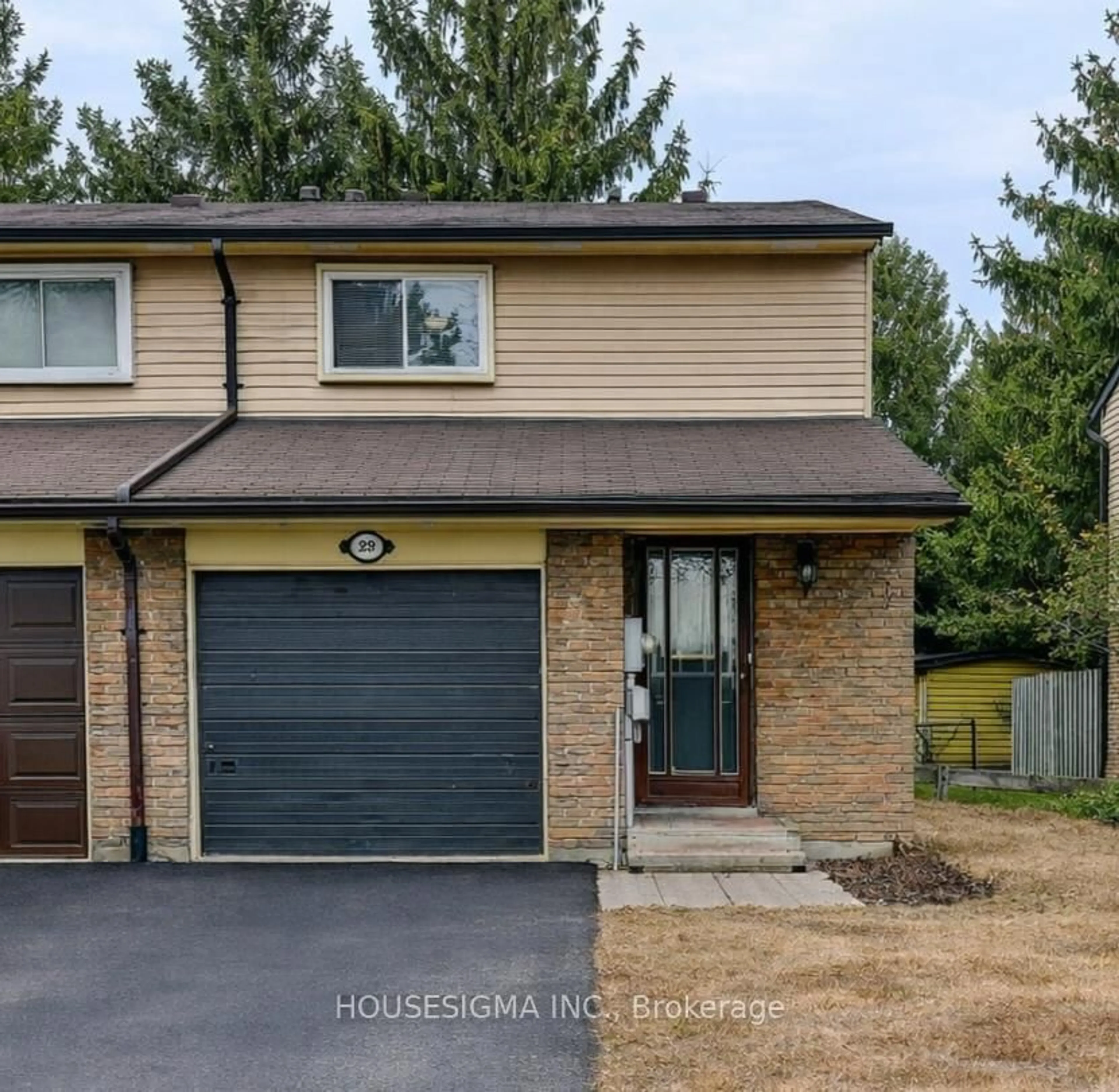 Home with vinyl exterior material, street for 927 Burns St #29, Whitby Ontario L1N 6J5