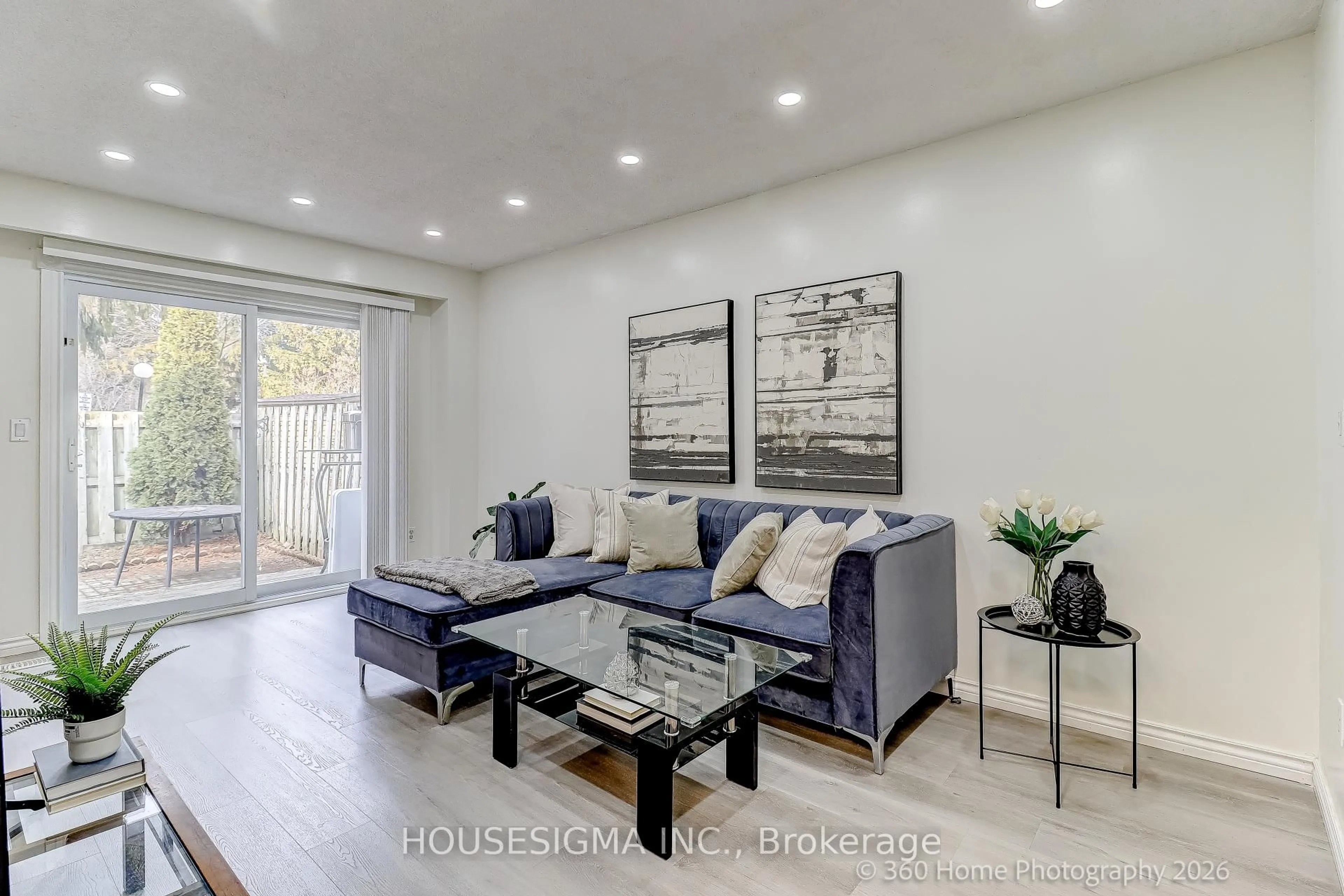 Living room with furniture, unknown for 927 Burns St #29, Whitby Ontario L1N 6J5