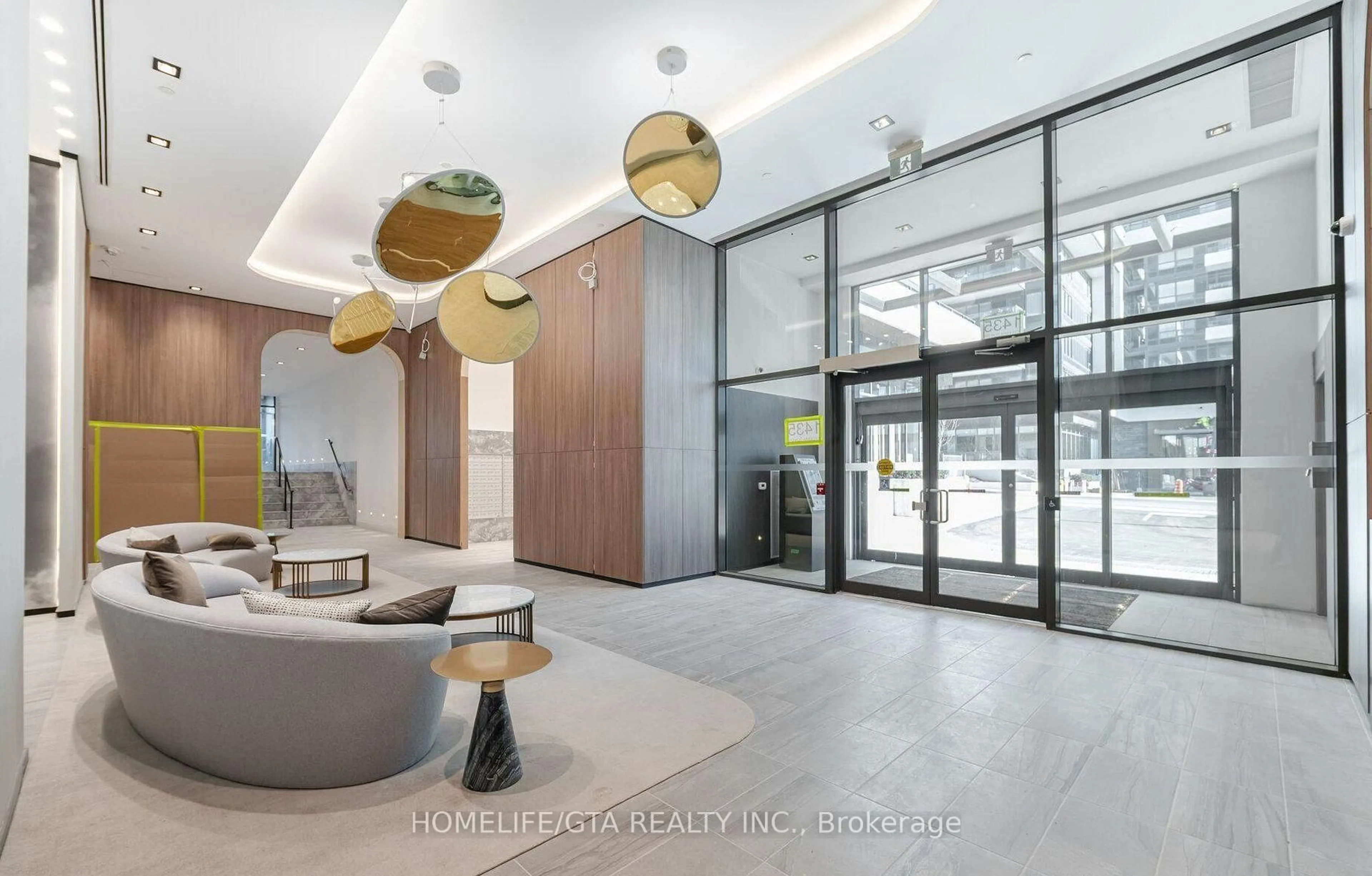 Indoor foyer for 1435 Celebration Dr #2811, Pickering Ontario L1W 0C4