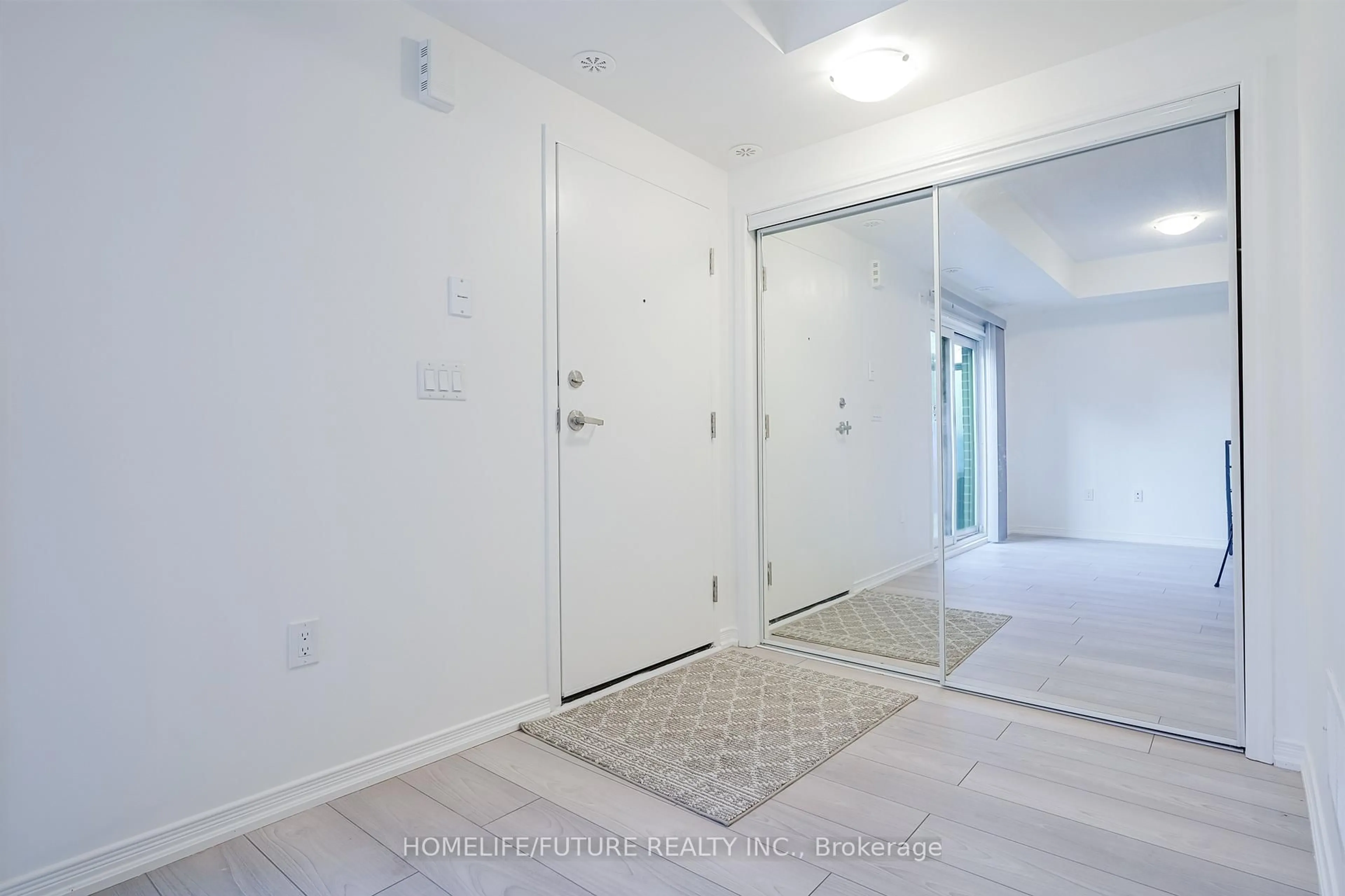 Indoor foyer for 8855 Sheppard Ave #126, Toronto Ontario M1B 0E3