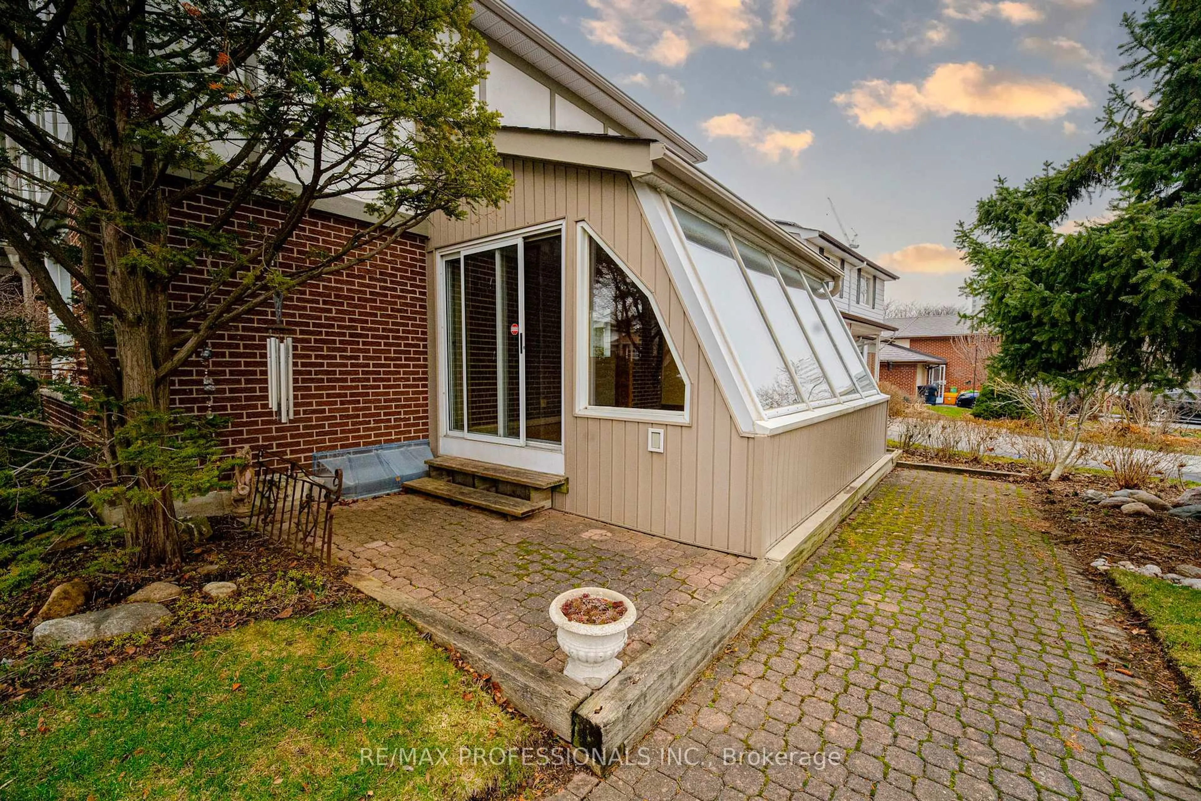 Patio, street for 1 Bluefin Cres, Toronto Ontario M1H 2K9