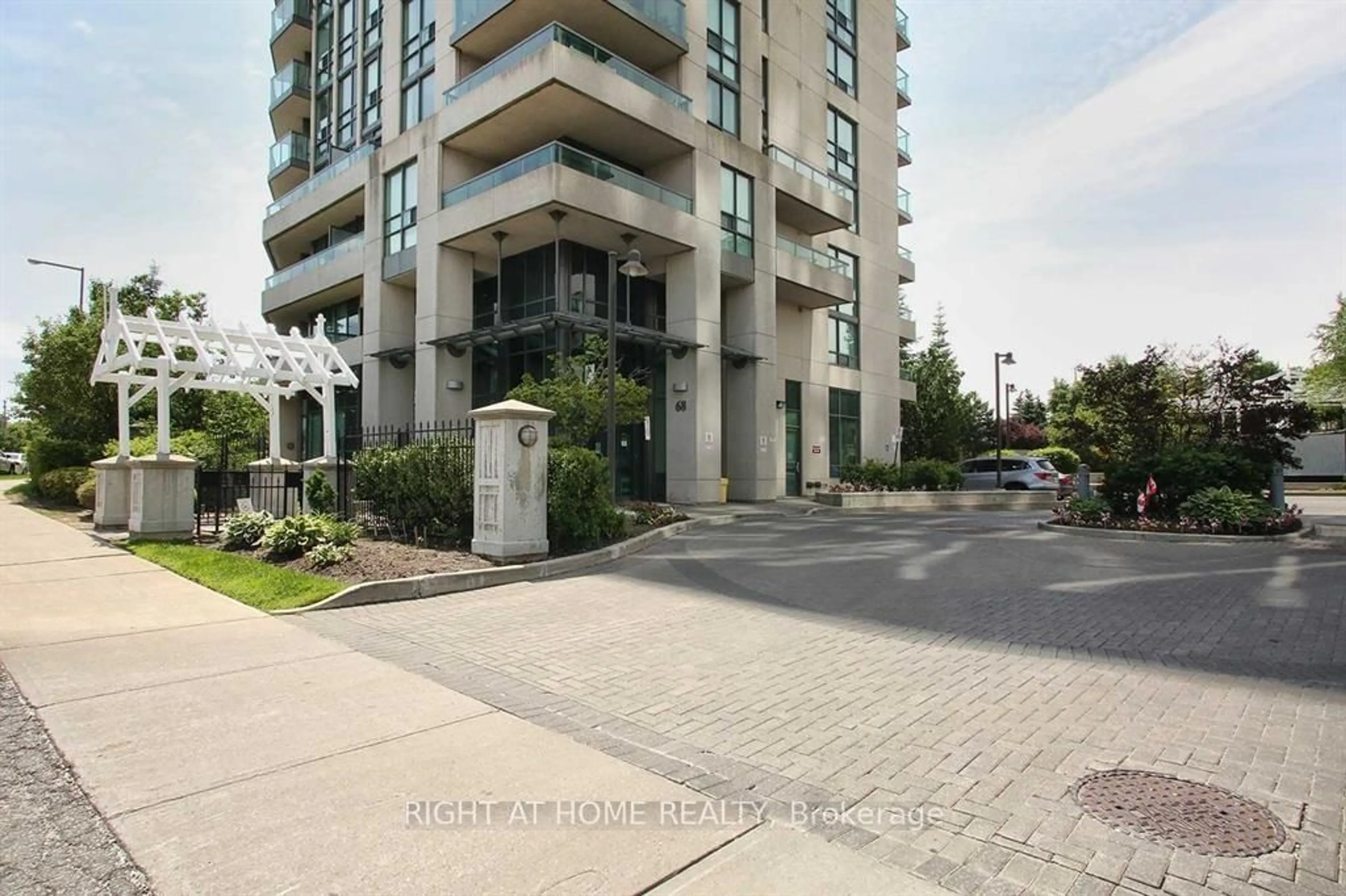 Unknown for 68 Grangeway Ave #210, Toronto Ontario M1H 0A1