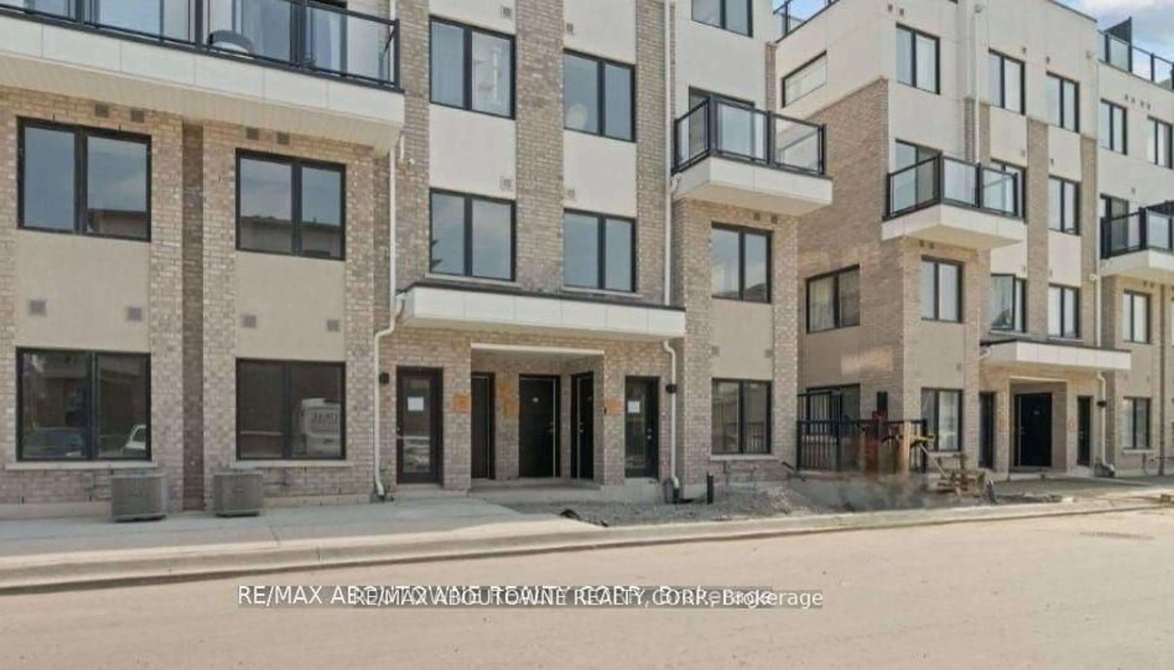 Unknown for 1695 Dersan St #220, Pickering Ontario L1V 2P8