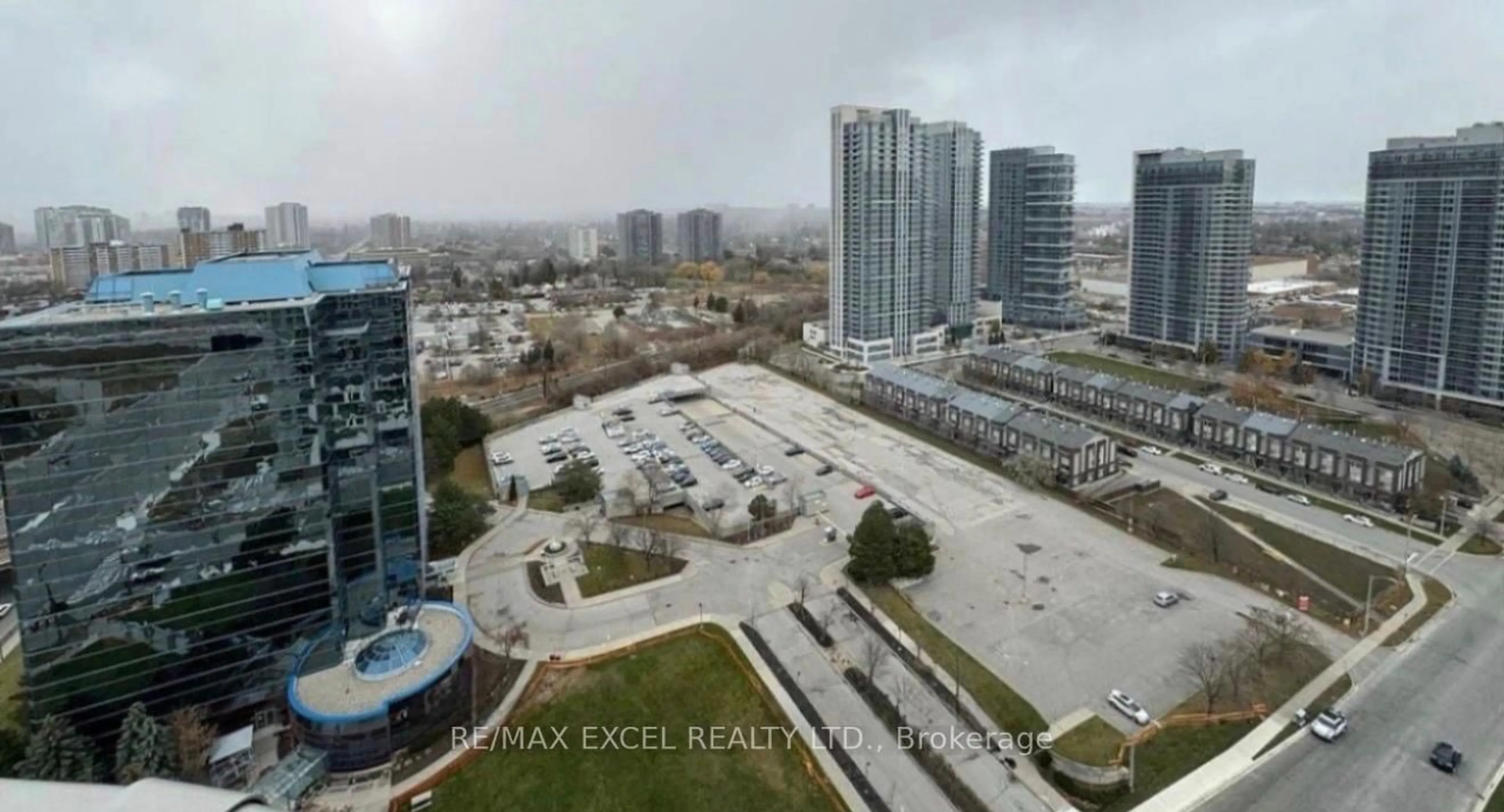 A pic from outside/outdoor area/front of a property/back of a property/a pic from drone, city buildings view from balcony for 2031 Kennedy Rd #3121, Toronto Ontario M1T 0B8