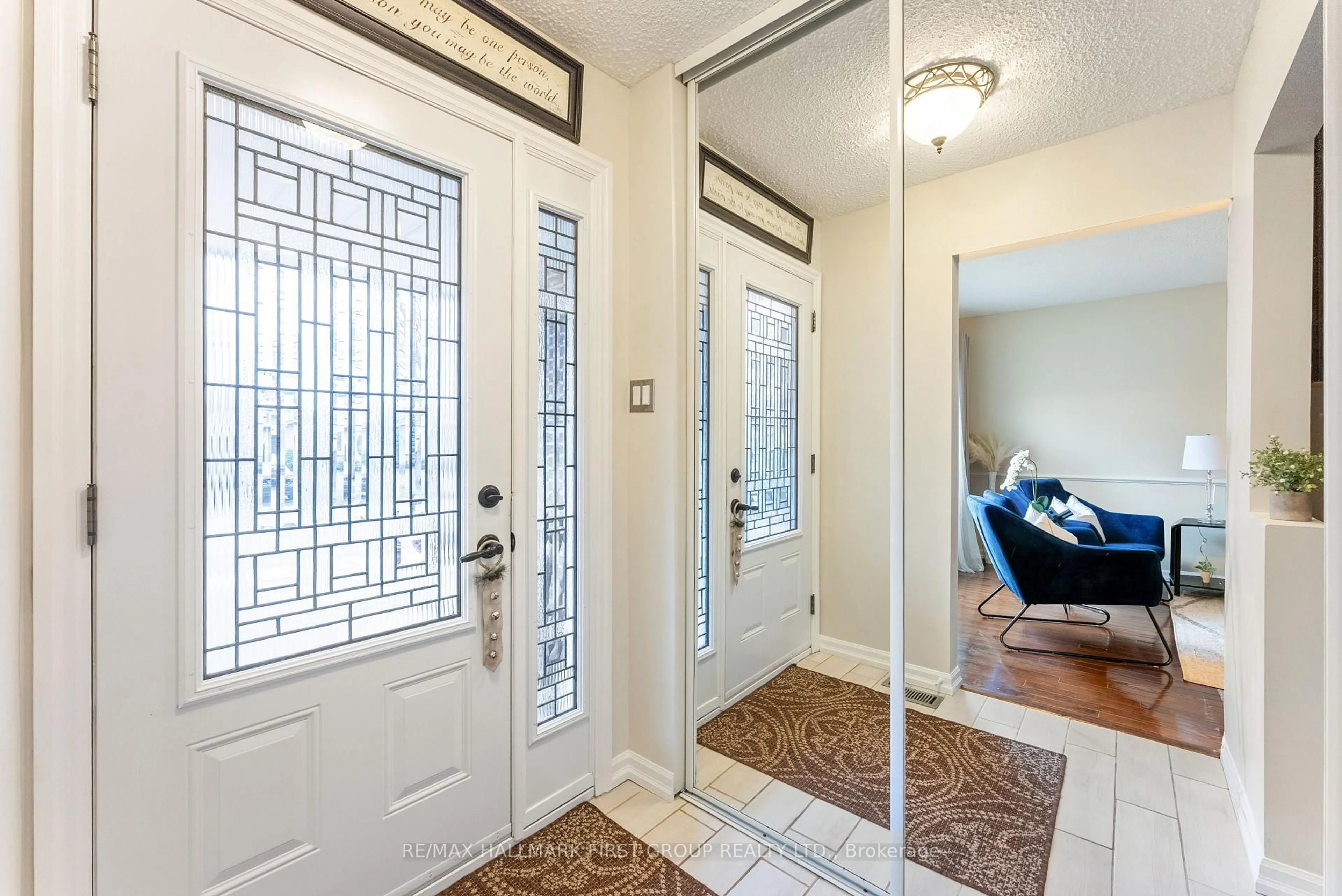 Indoor entryway for 276 Limerick St, Oshawa Ontario L1J 6K9