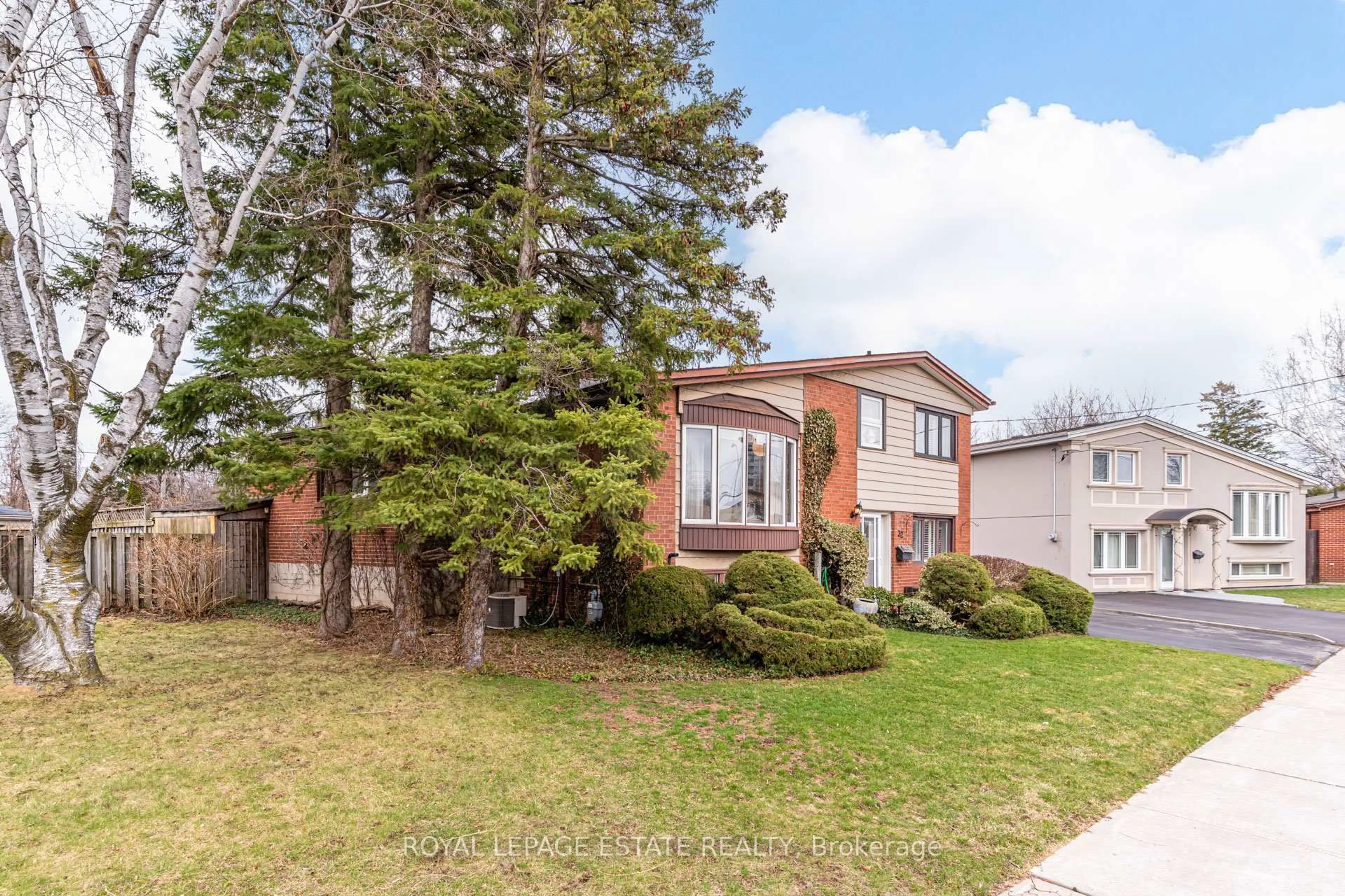 Home with brick exterior material, street for 32 Benprice Crt, Toronto Ontario M1H 1N3