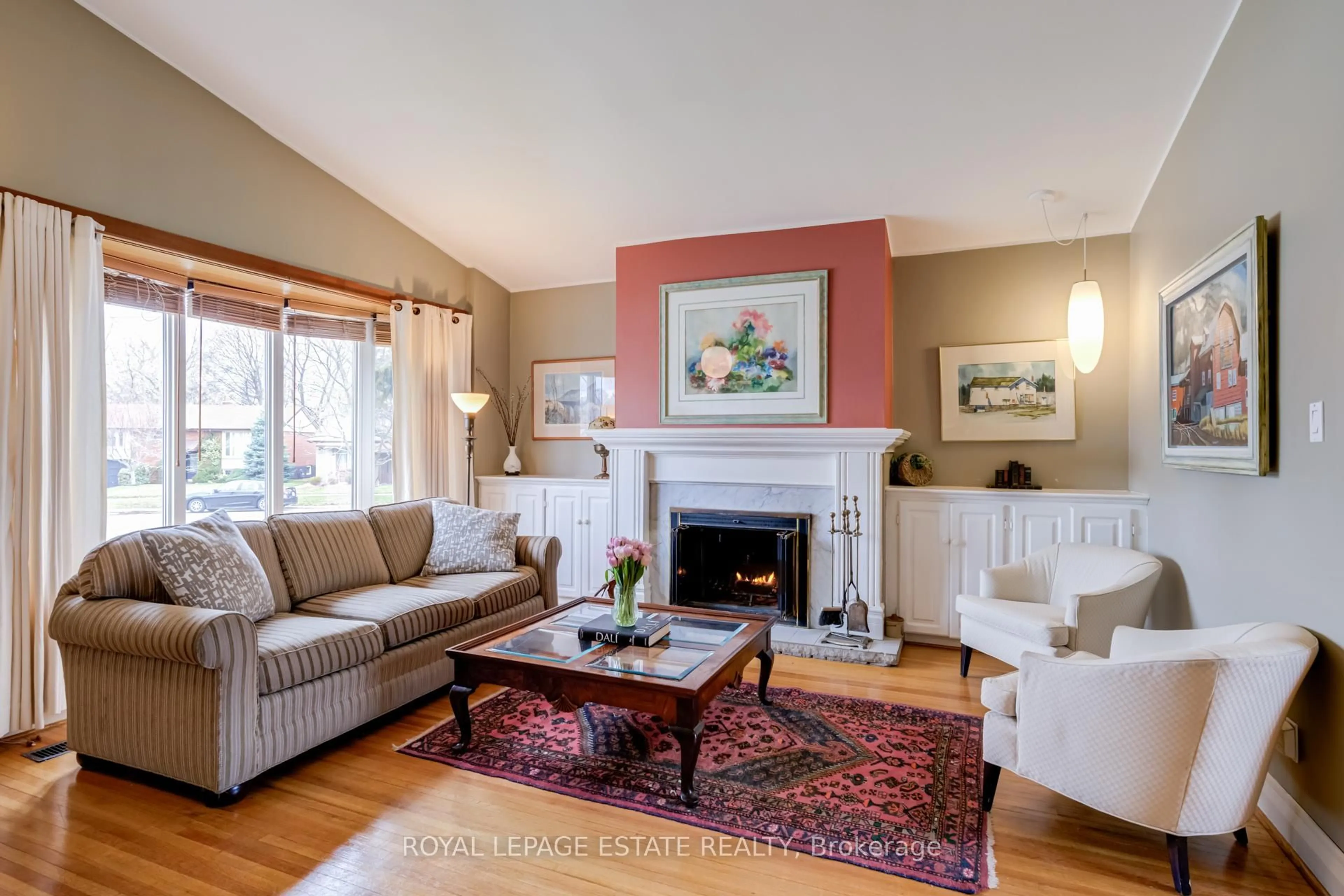 Living room with furniture, unknown for 32 Benprice Crt, Toronto Ontario M1H 1N3