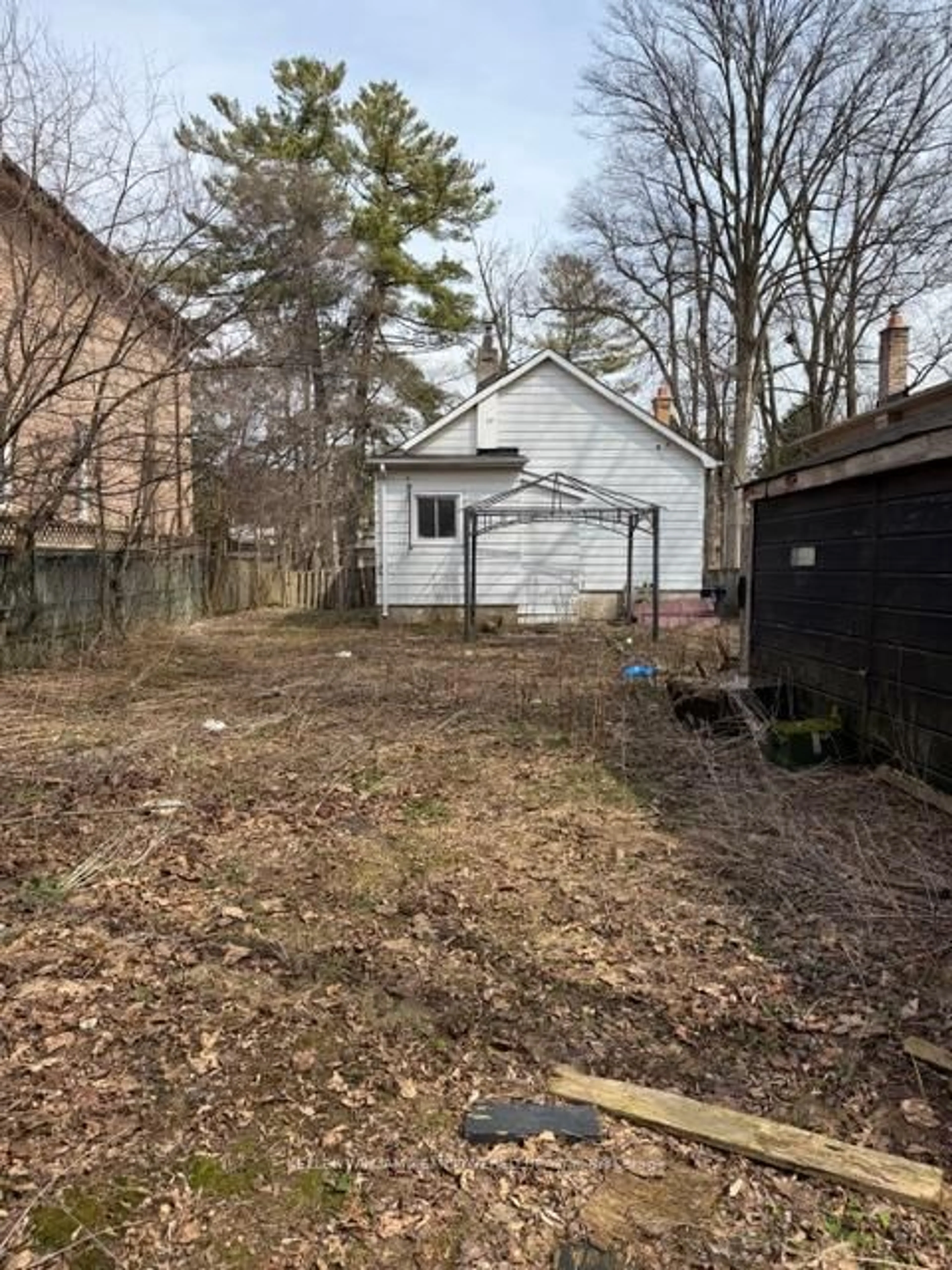 Shed for 38 Bobmar Rd, Toronto Ontario M1C 1C9