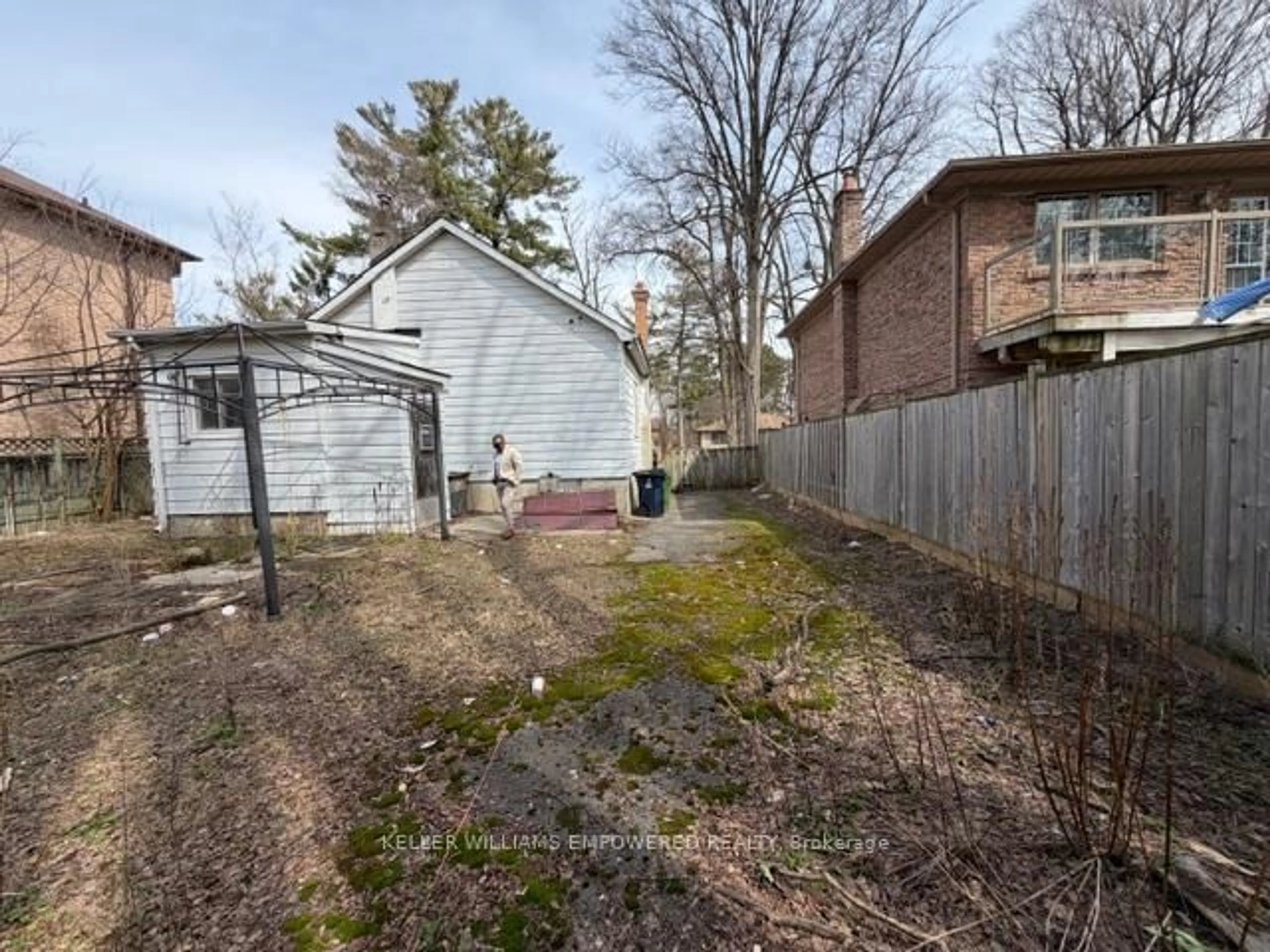 Unknown for 38 Bobmar Rd, Toronto Ontario M1C 1C9