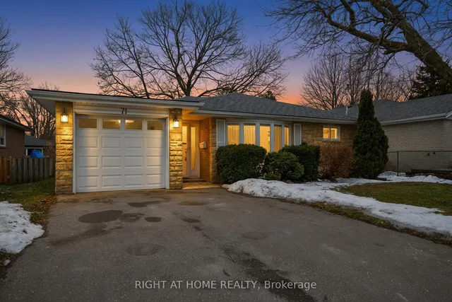 71 Banmoor Blvd, Toronto