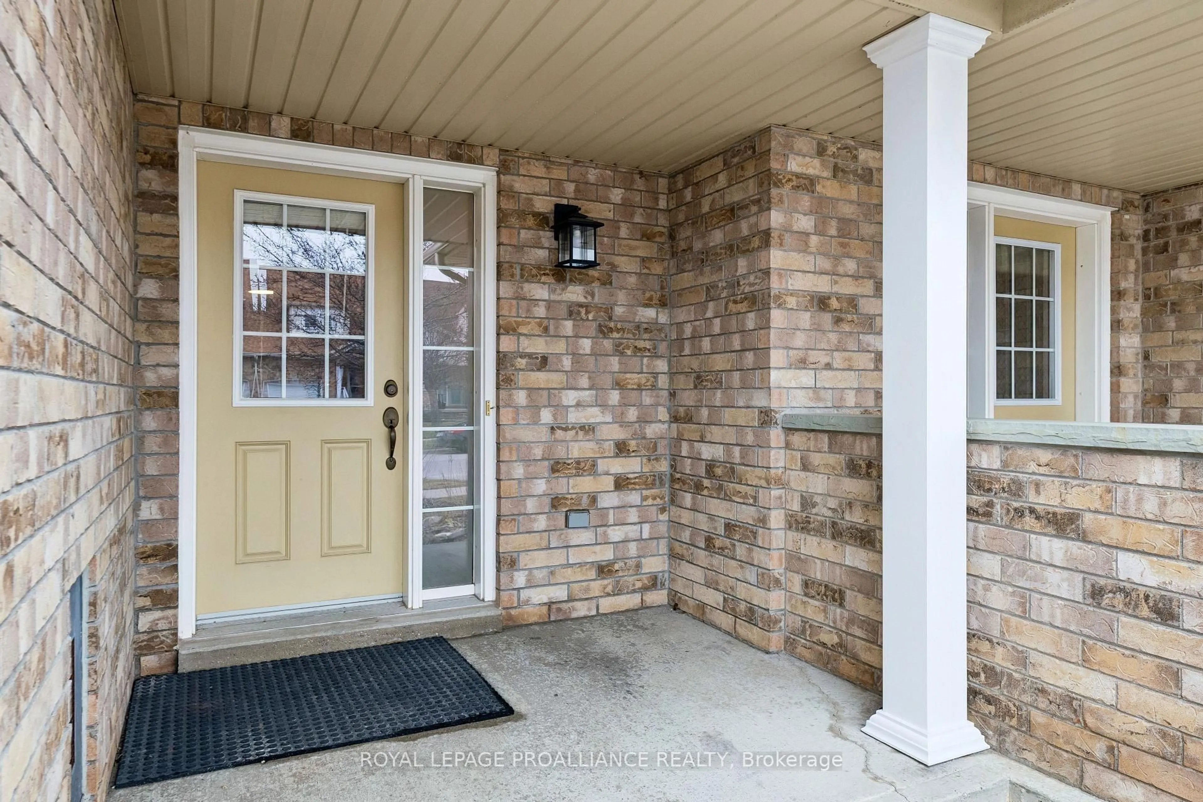Indoor entryway for 1119 Ormond Dr #61, Oshawa Ontario L1K 0K5