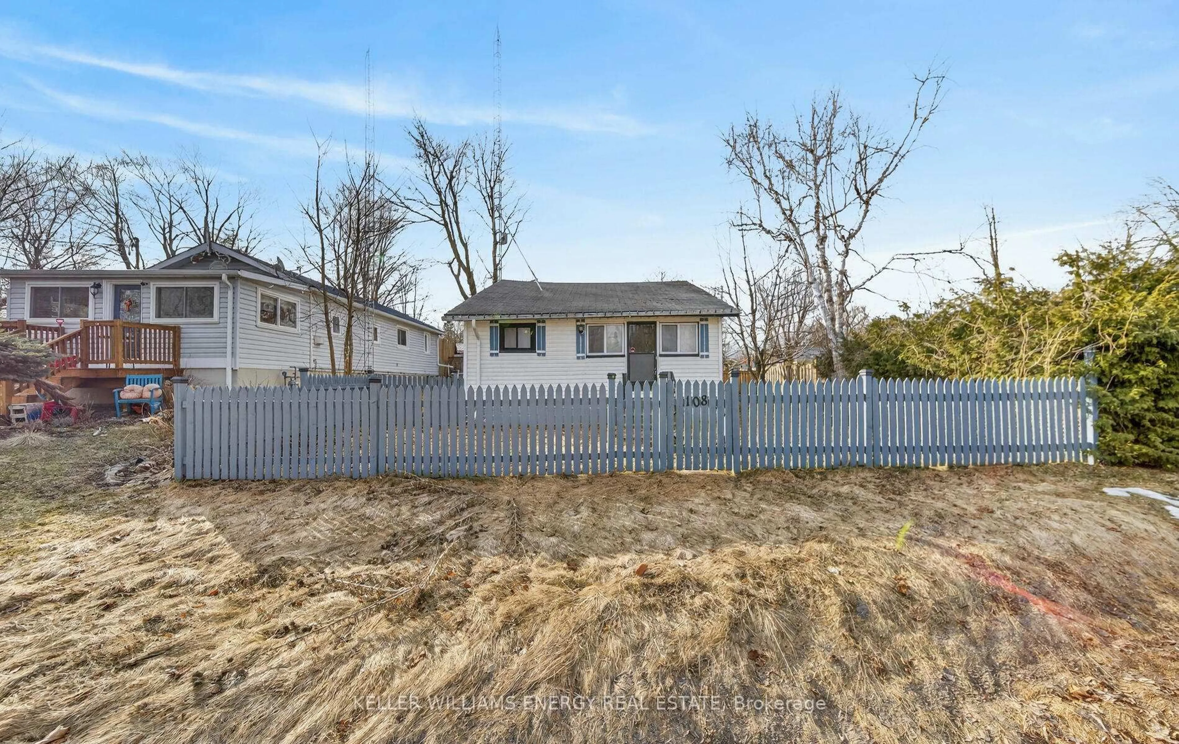 A pic from outside/outdoor area/front of a property/back of a property/a pic from drone, street for 108 Centre St, Scugog Ontario L0B 1E0