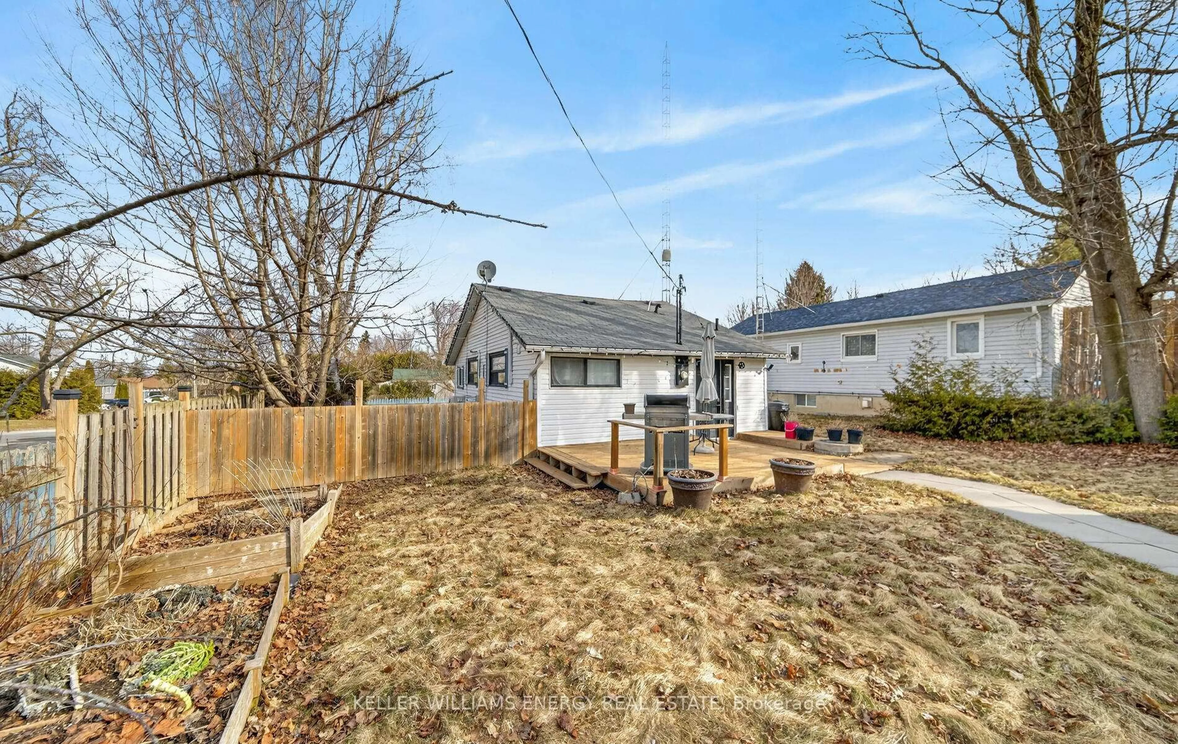 A pic from outside/outdoor area/front of a property/back of a property/a pic from drone, street for 108 Centre St, Scugog Ontario L0B 1E0